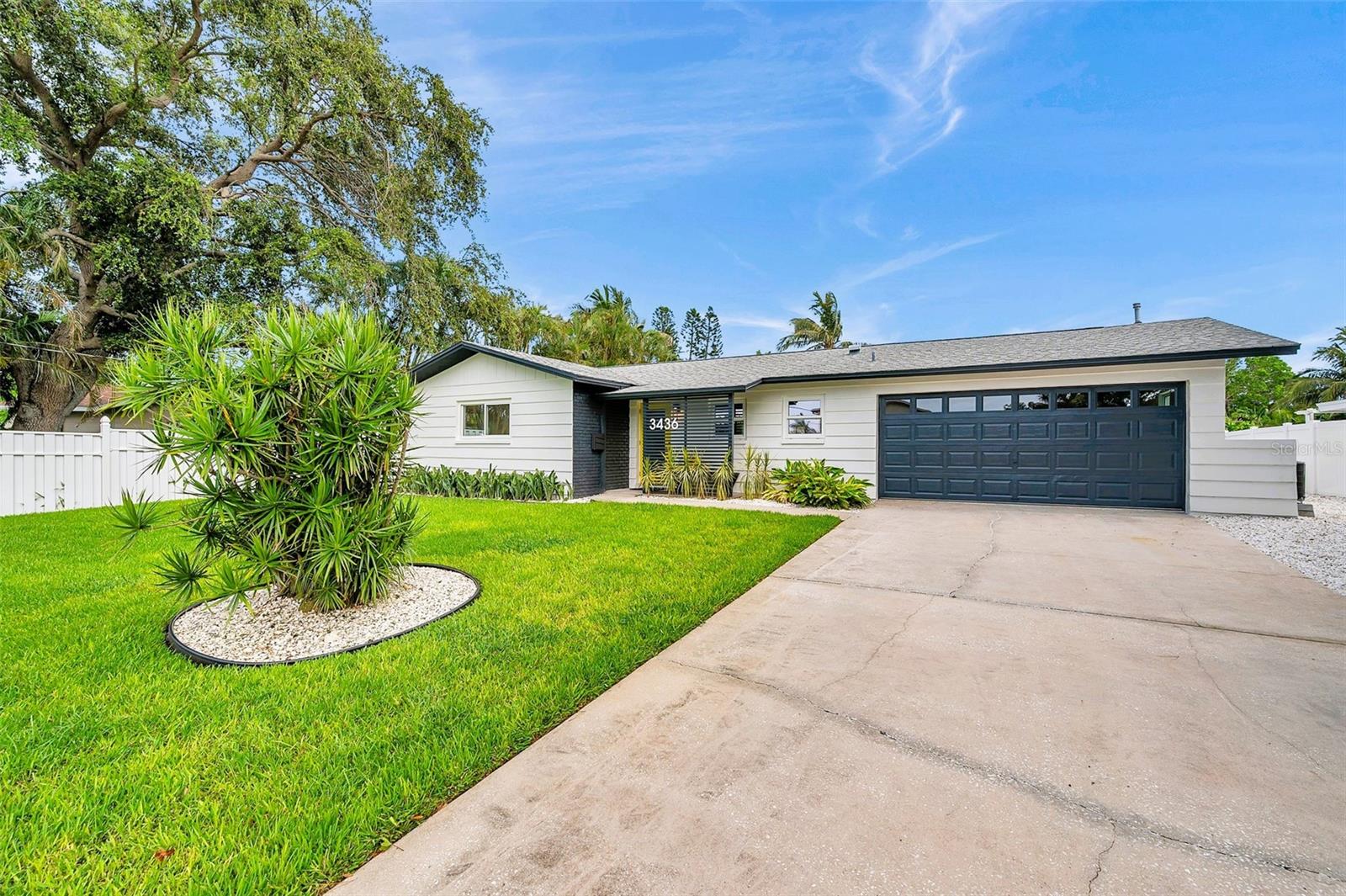 3436 MANATEE DRIVE SE