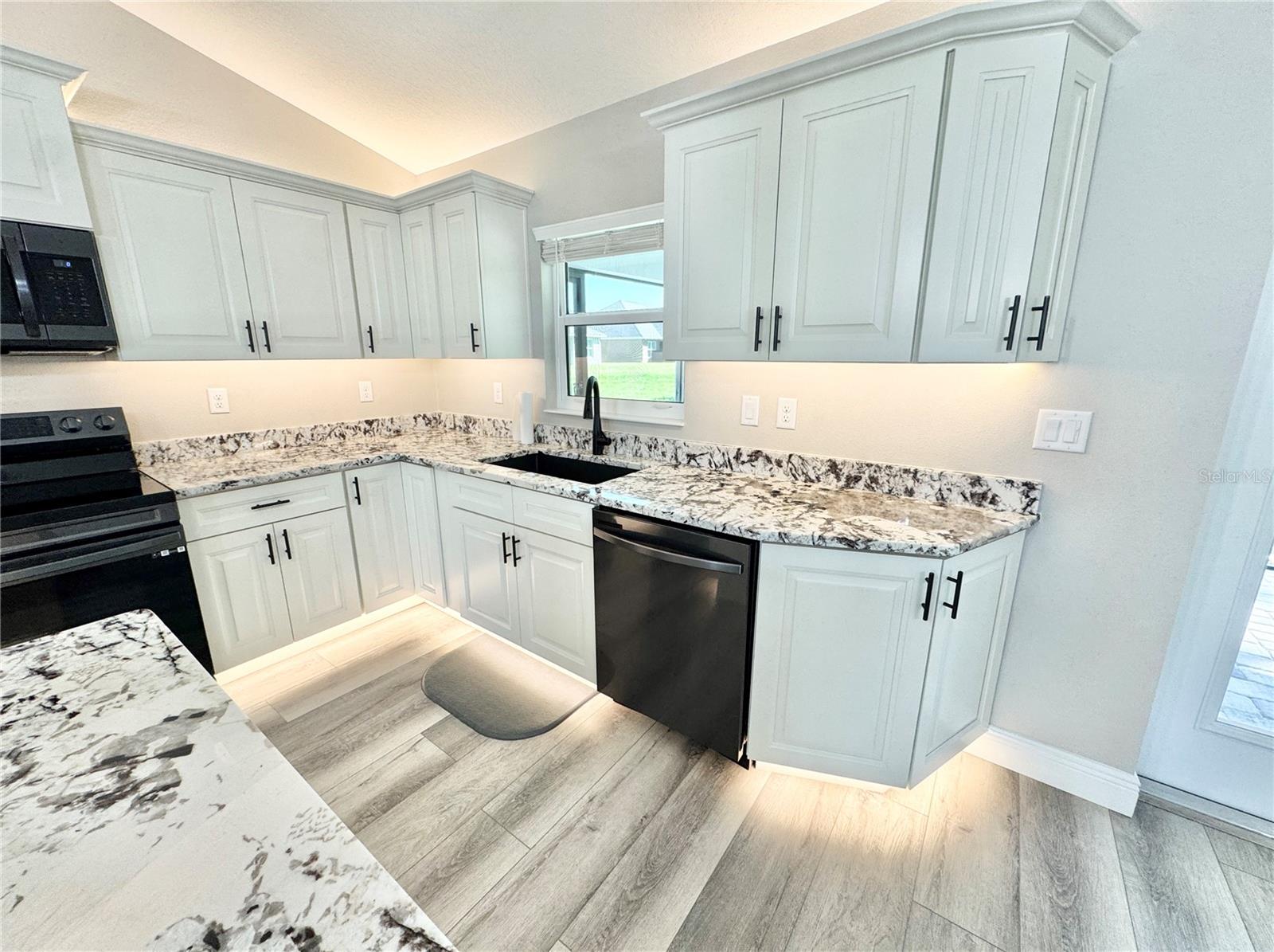 JULIETTE FALLS 01 REP - Residential Lease
