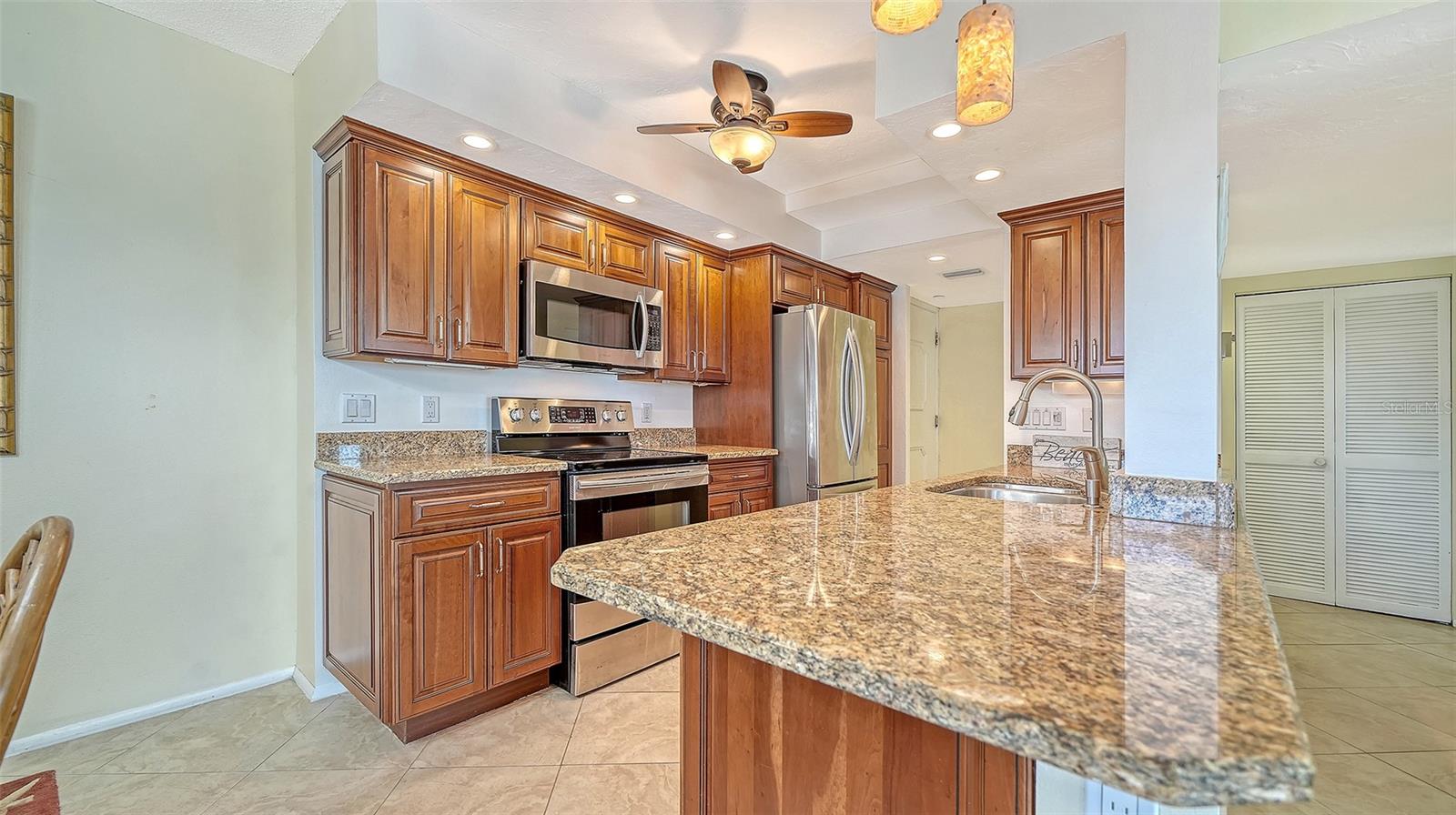 LONGBOAT BEACHCOMBER - Residential