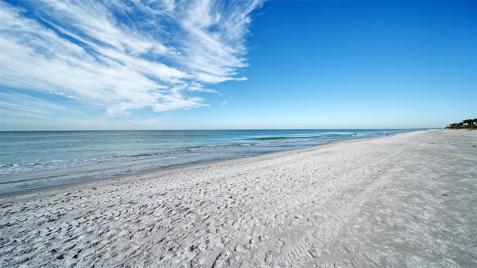 LONGBOAT BEACHCOMBER - Residential