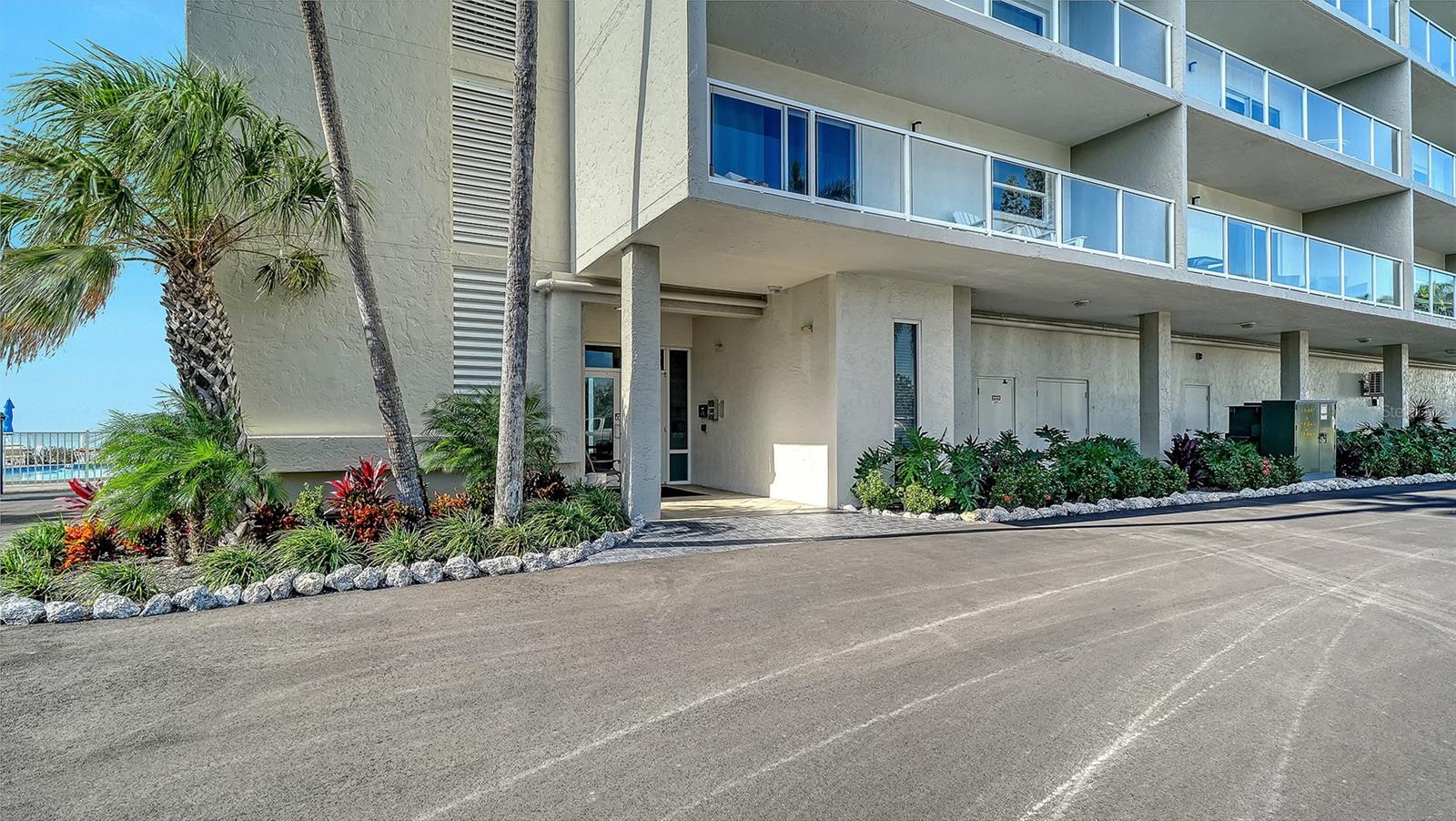 LONGBOAT BEACHCOMBER - Residential