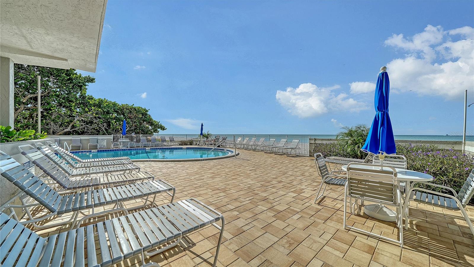 LONGBOAT BEACHCOMBER - Residential