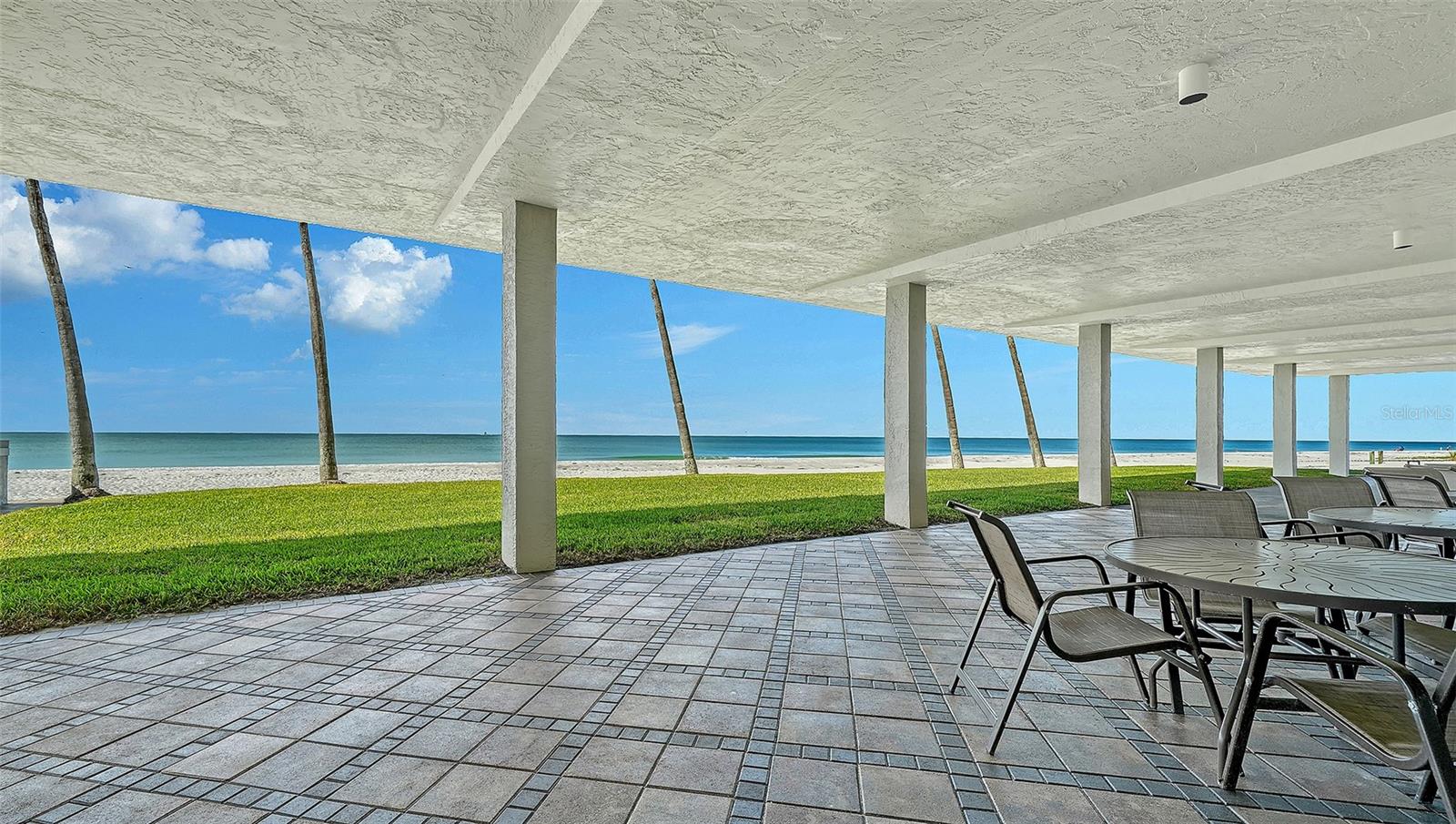 LONGBOAT BEACHCOMBER - Residential