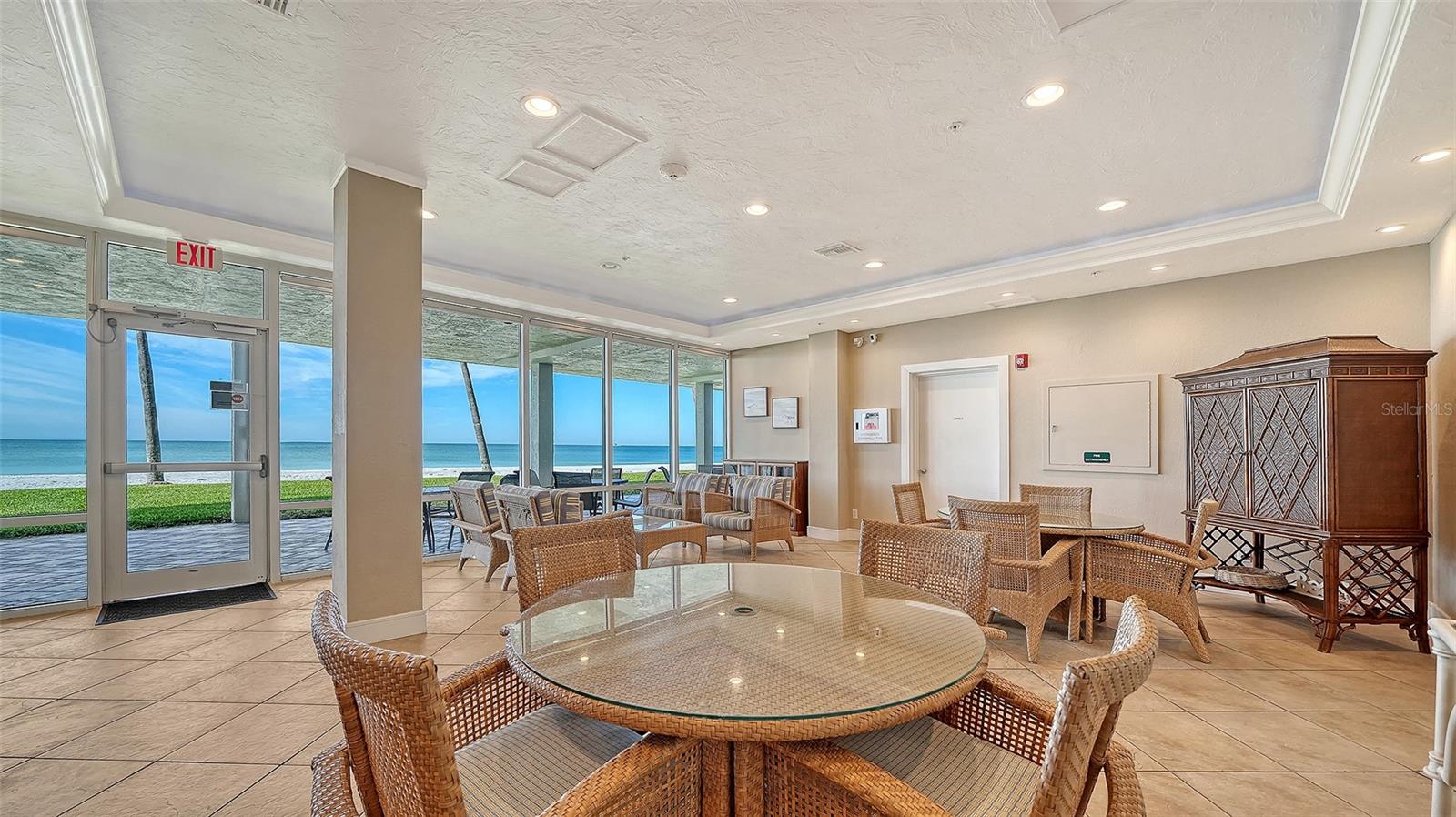 LONGBOAT BEACHCOMBER - Residential