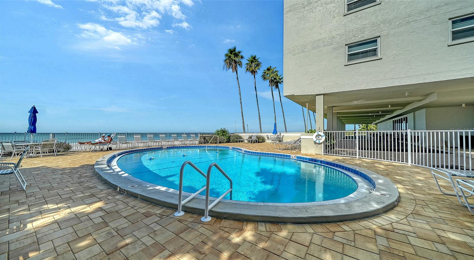 LONGBOAT BEACHCOMBER - Residential