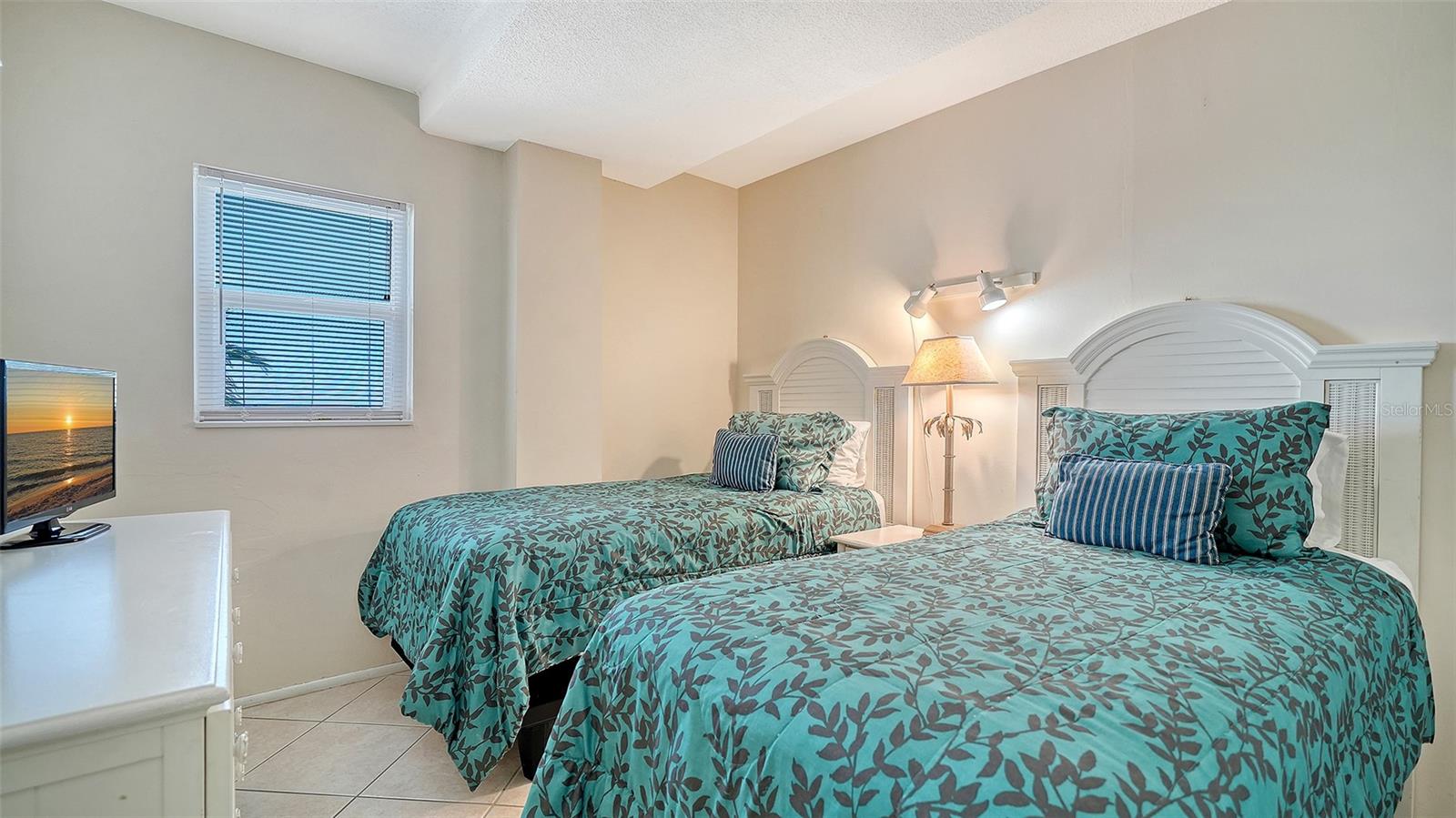 LONGBOAT BEACHCOMBER - Residential