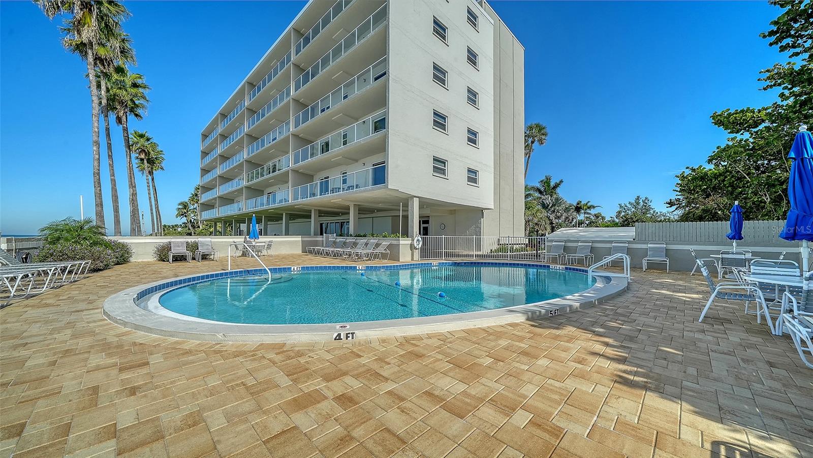 LONGBOAT BEACHCOMBER - Residential