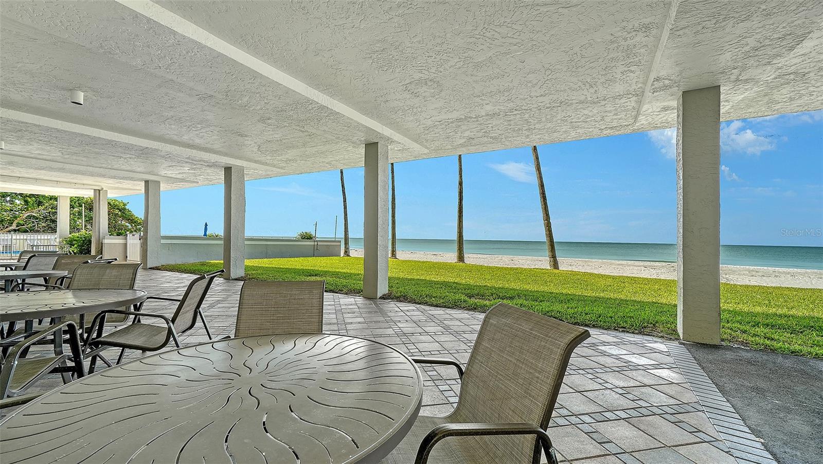 LONGBOAT BEACHCOMBER - Residential