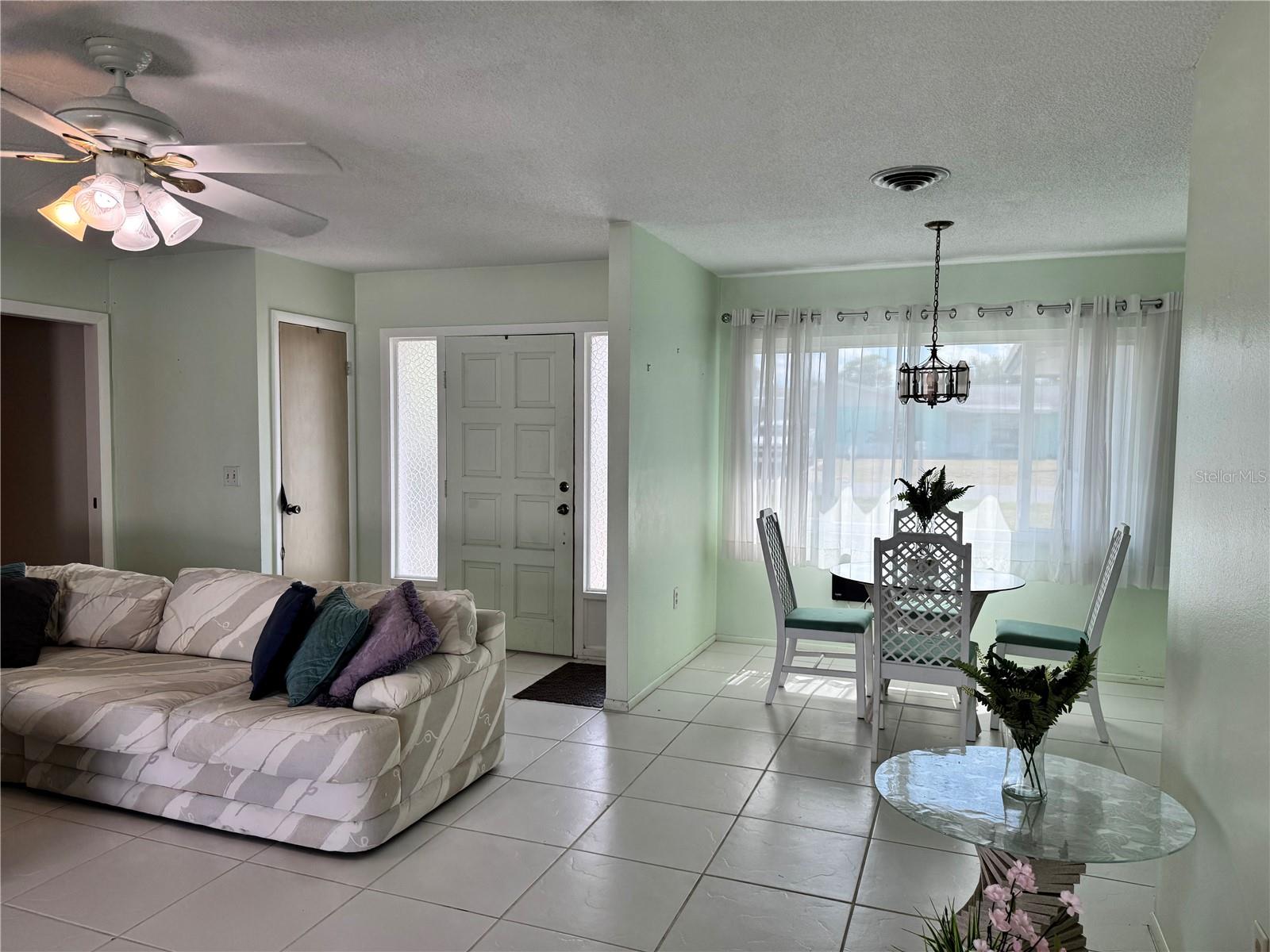 SOUTH VENICE - Residential