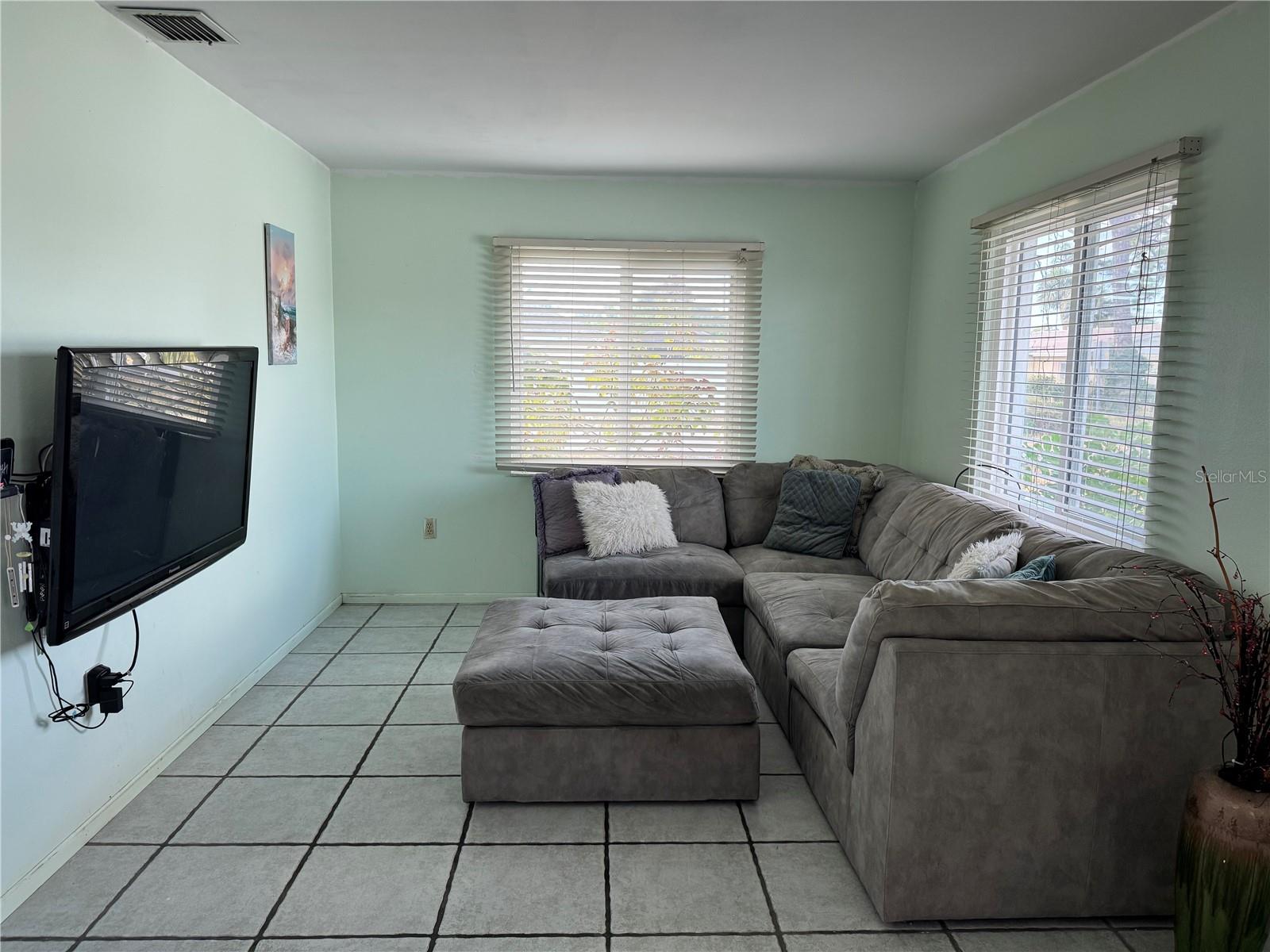 SOUTH VENICE - Residential