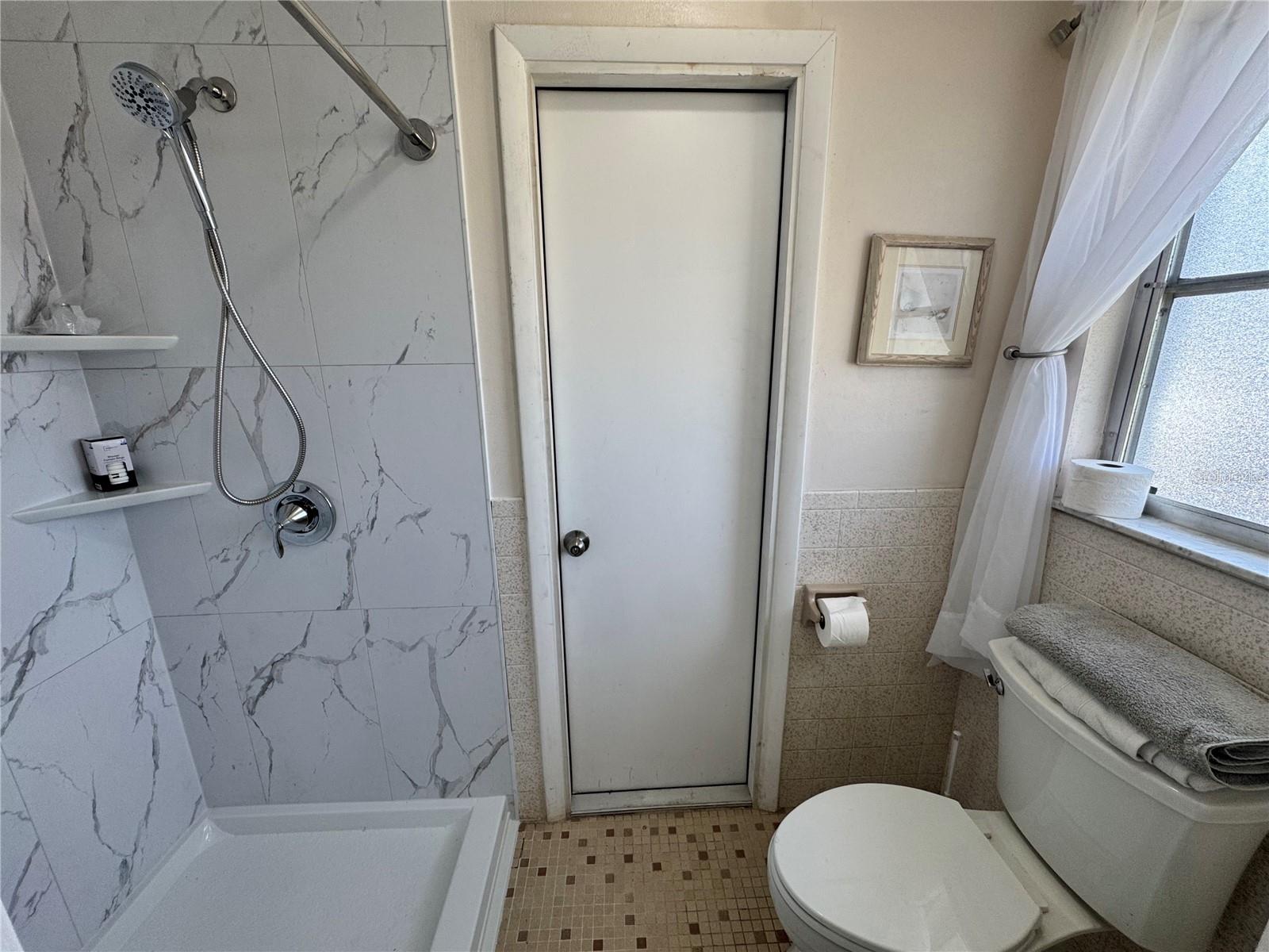 SOUTH VENICE - Residential