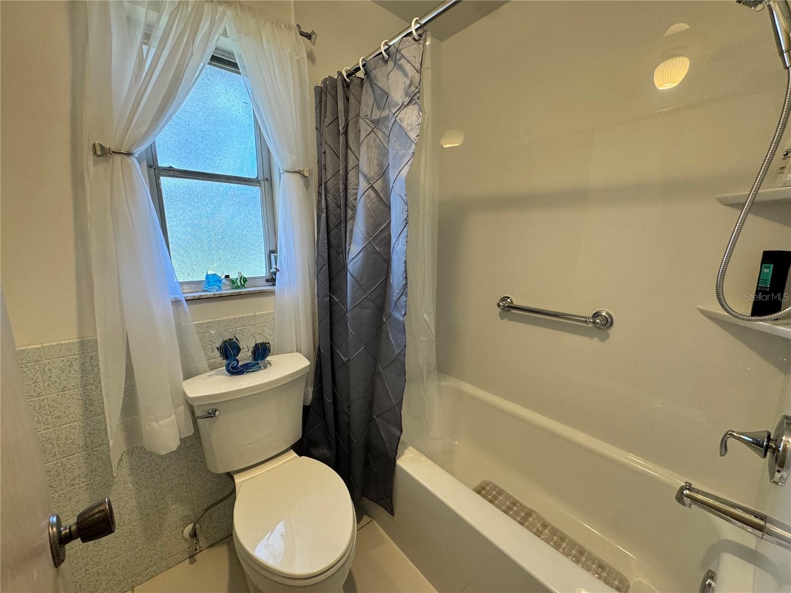 SOUTH VENICE - Residential