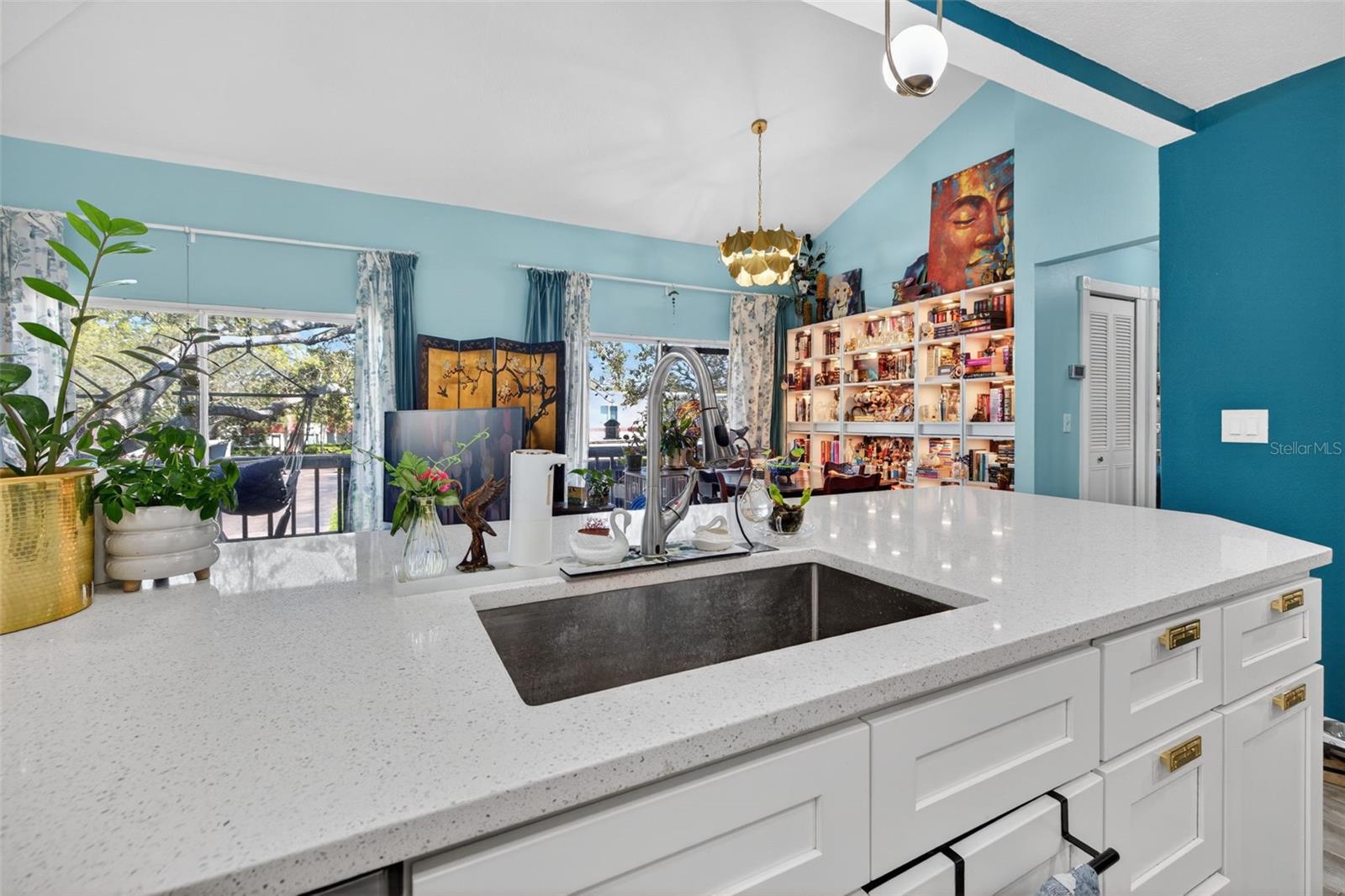 EASTWOOD SHORES COND - Residential