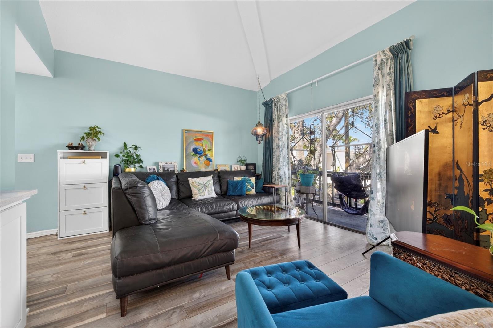 EASTWOOD SHORES COND - Residential