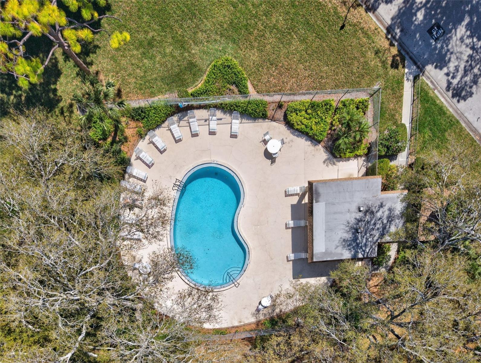 EASTWOOD SHORES COND - Residential