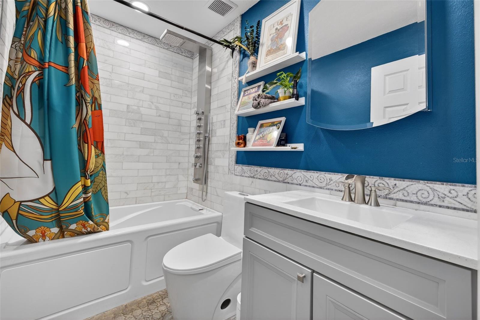 EASTWOOD SHORES COND - Residential