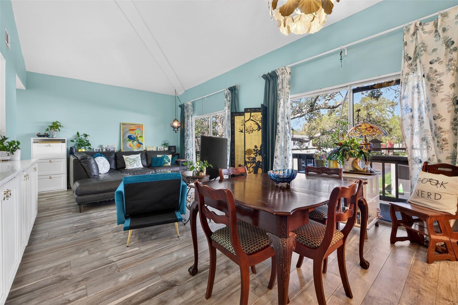 EASTWOOD SHORES COND - Residential