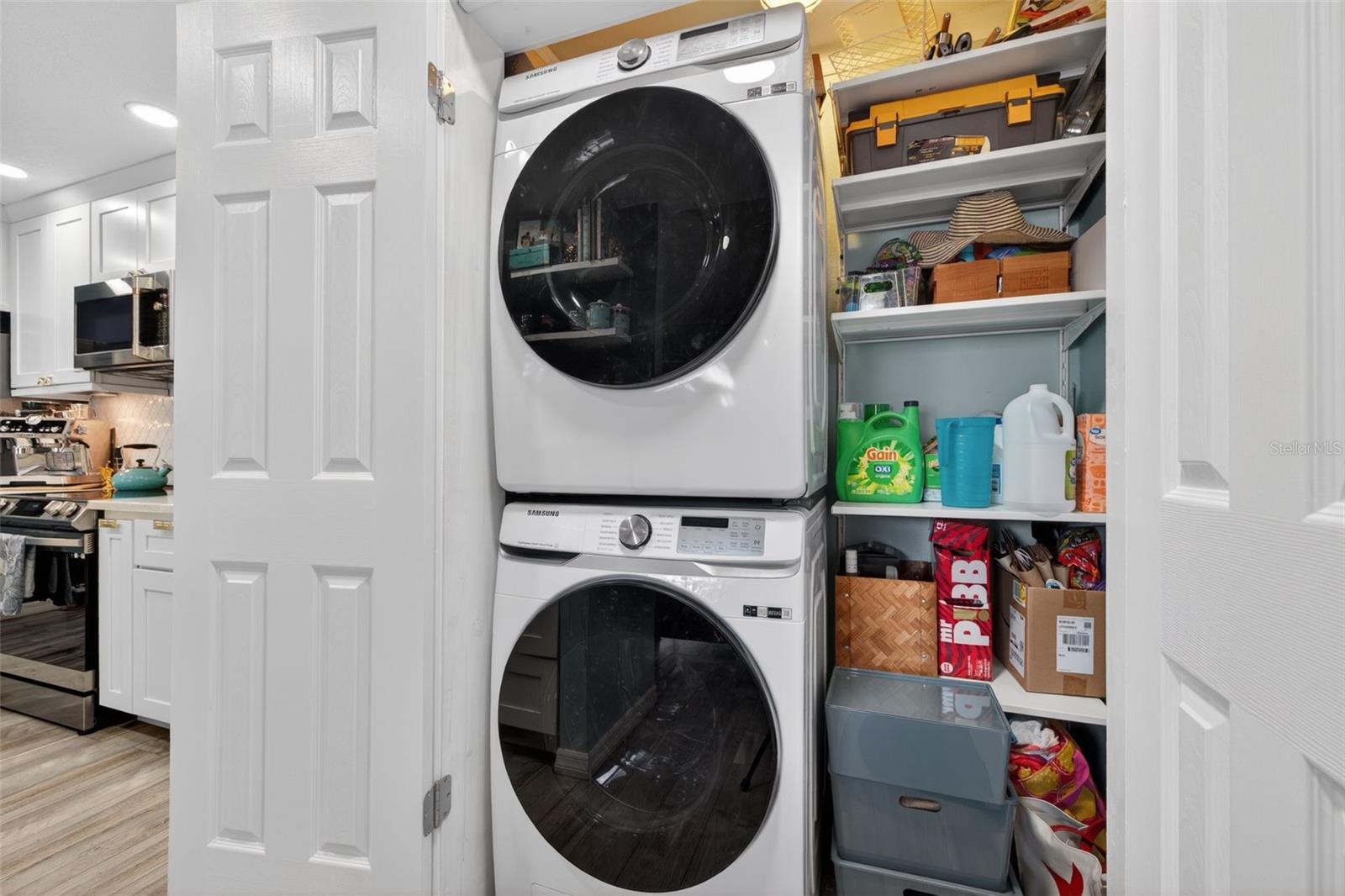 EASTWOOD SHORES COND - Residential