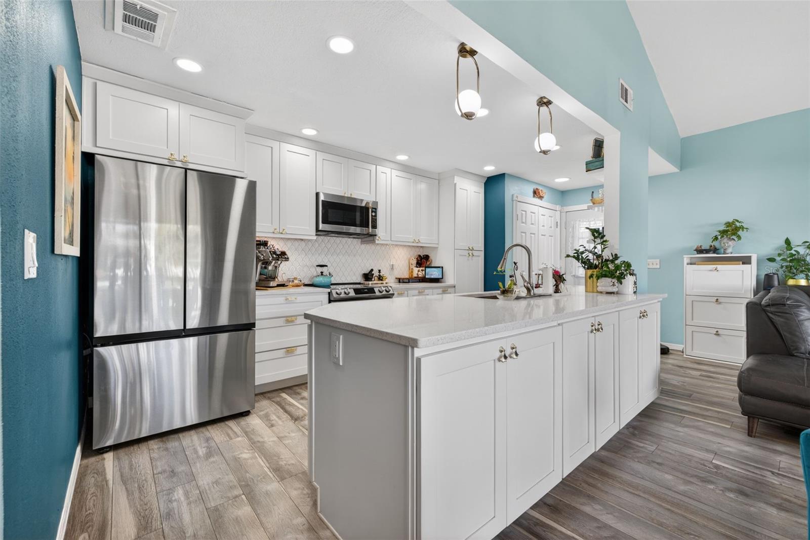 EASTWOOD SHORES COND - Residential