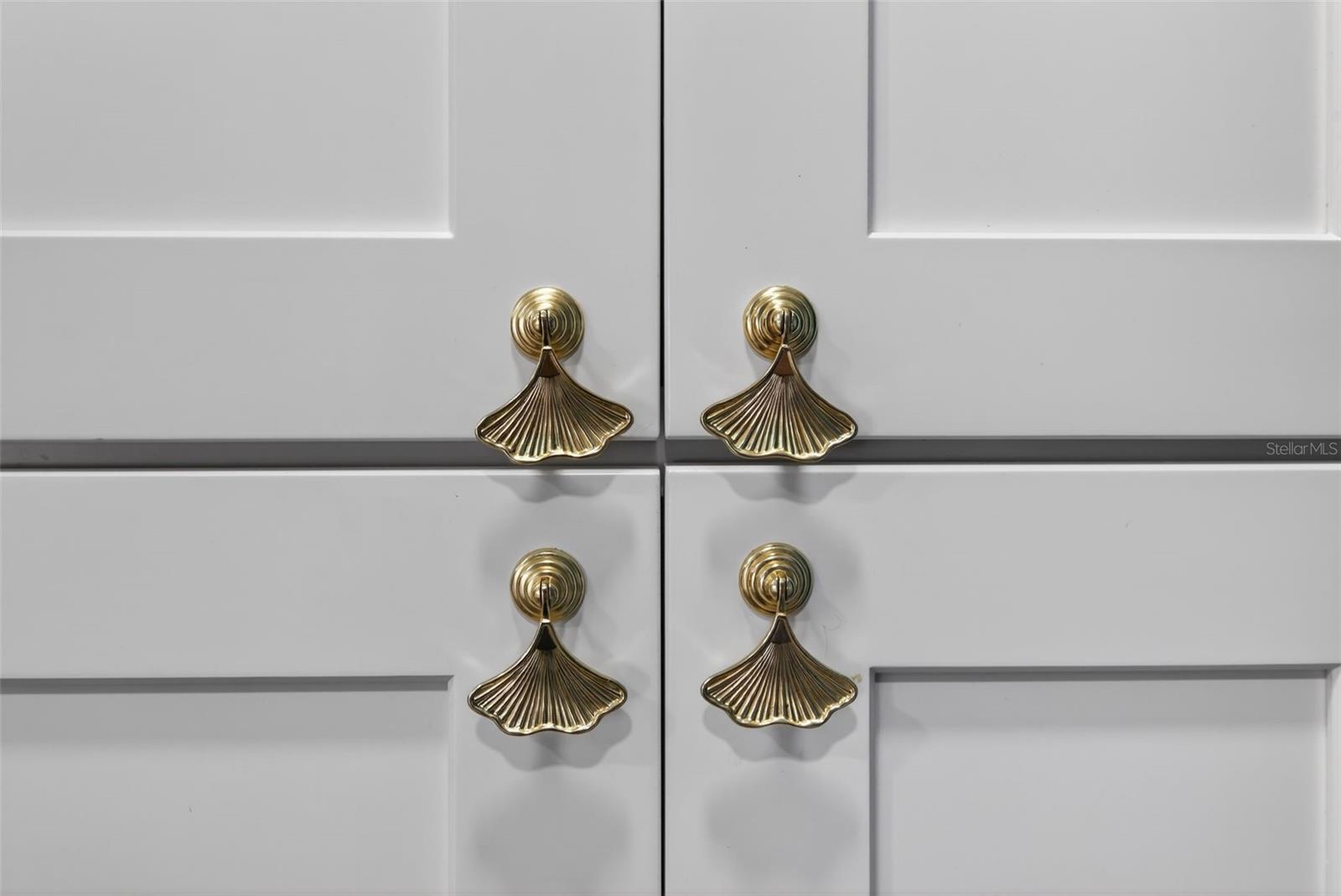 EASTWOOD SHORES COND - Residential