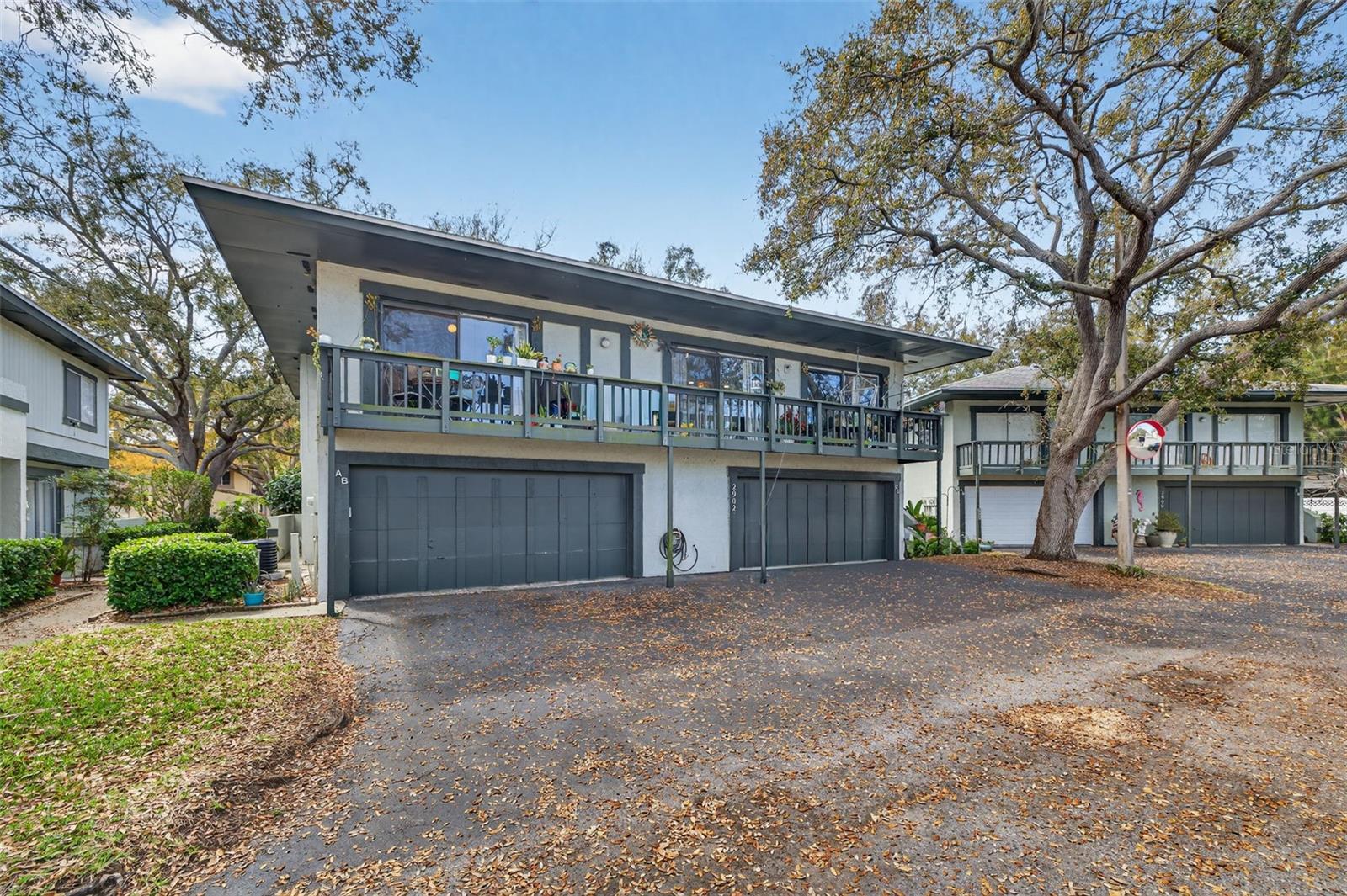 EASTWOOD SHORES COND - Residential