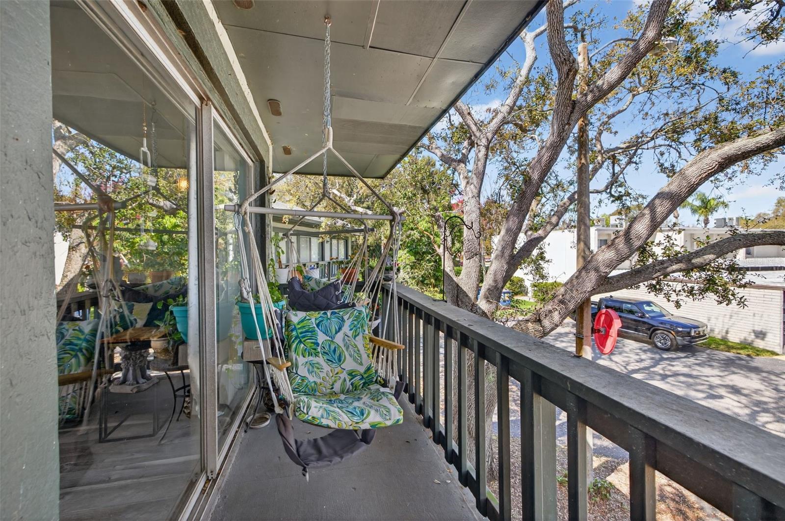 EASTWOOD SHORES COND - Residential