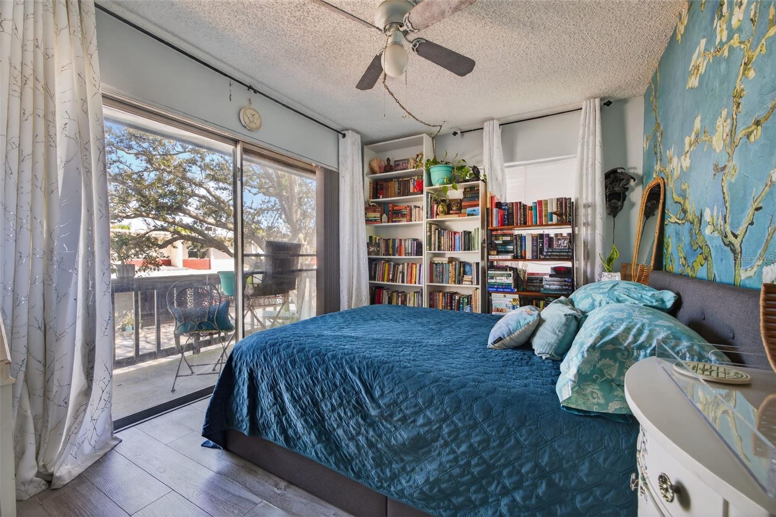 EASTWOOD SHORES COND - Residential