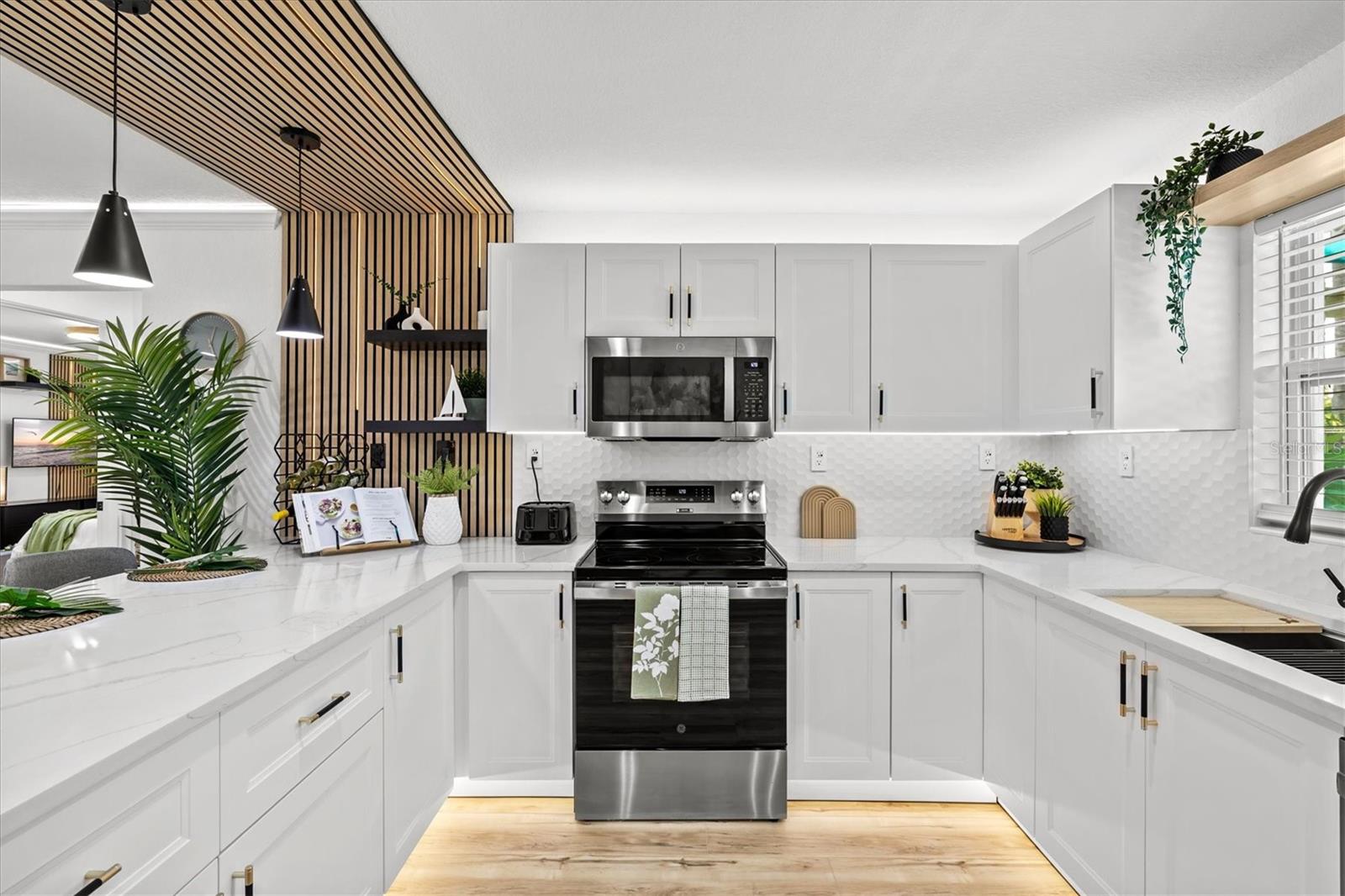 EAST VENICE - Residential