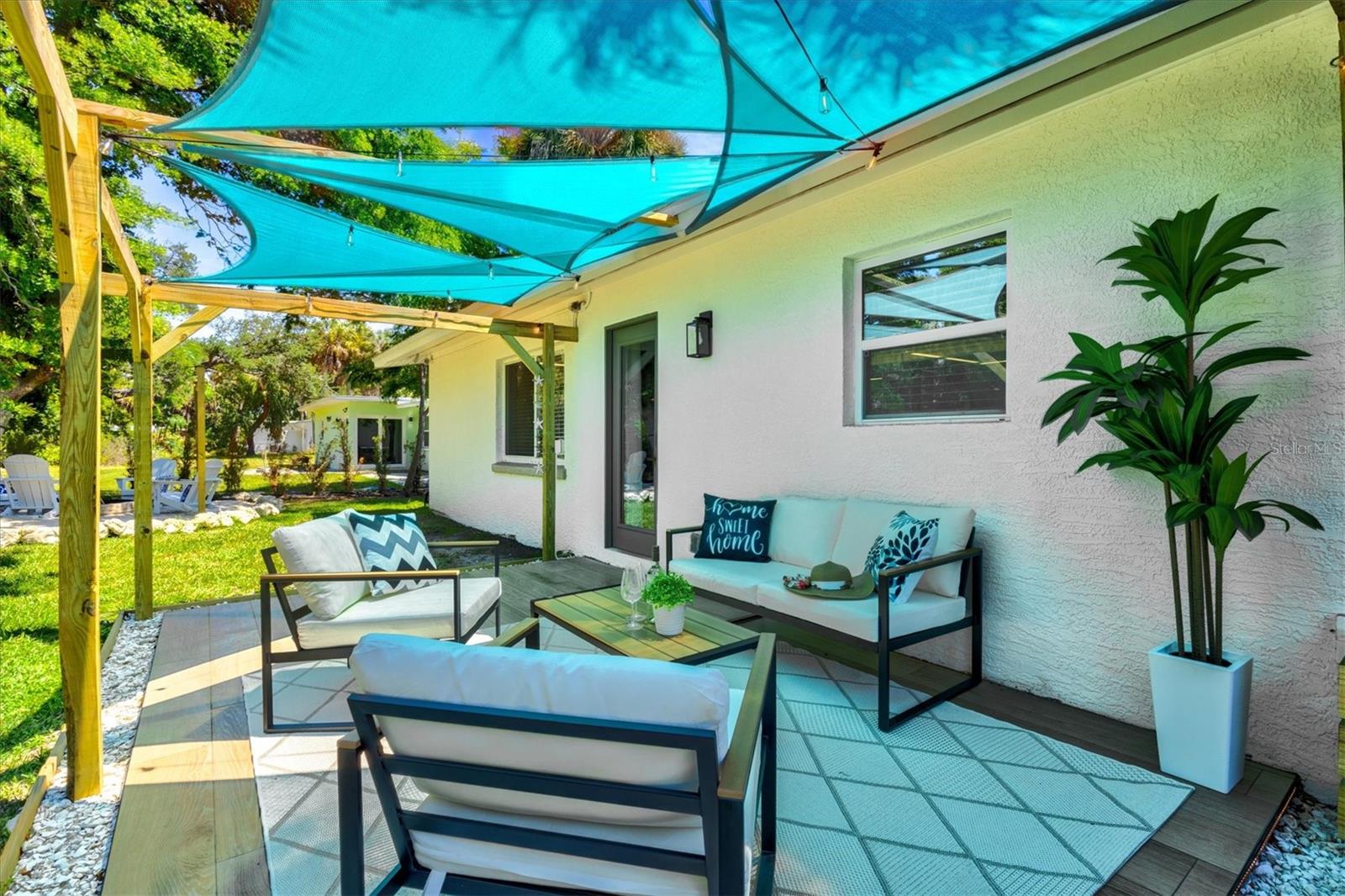 EAST VENICE - Residential