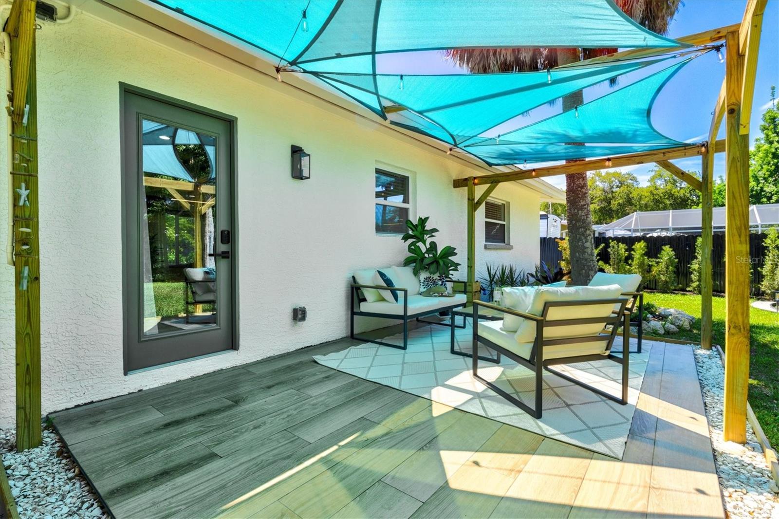 EAST VENICE - Residential