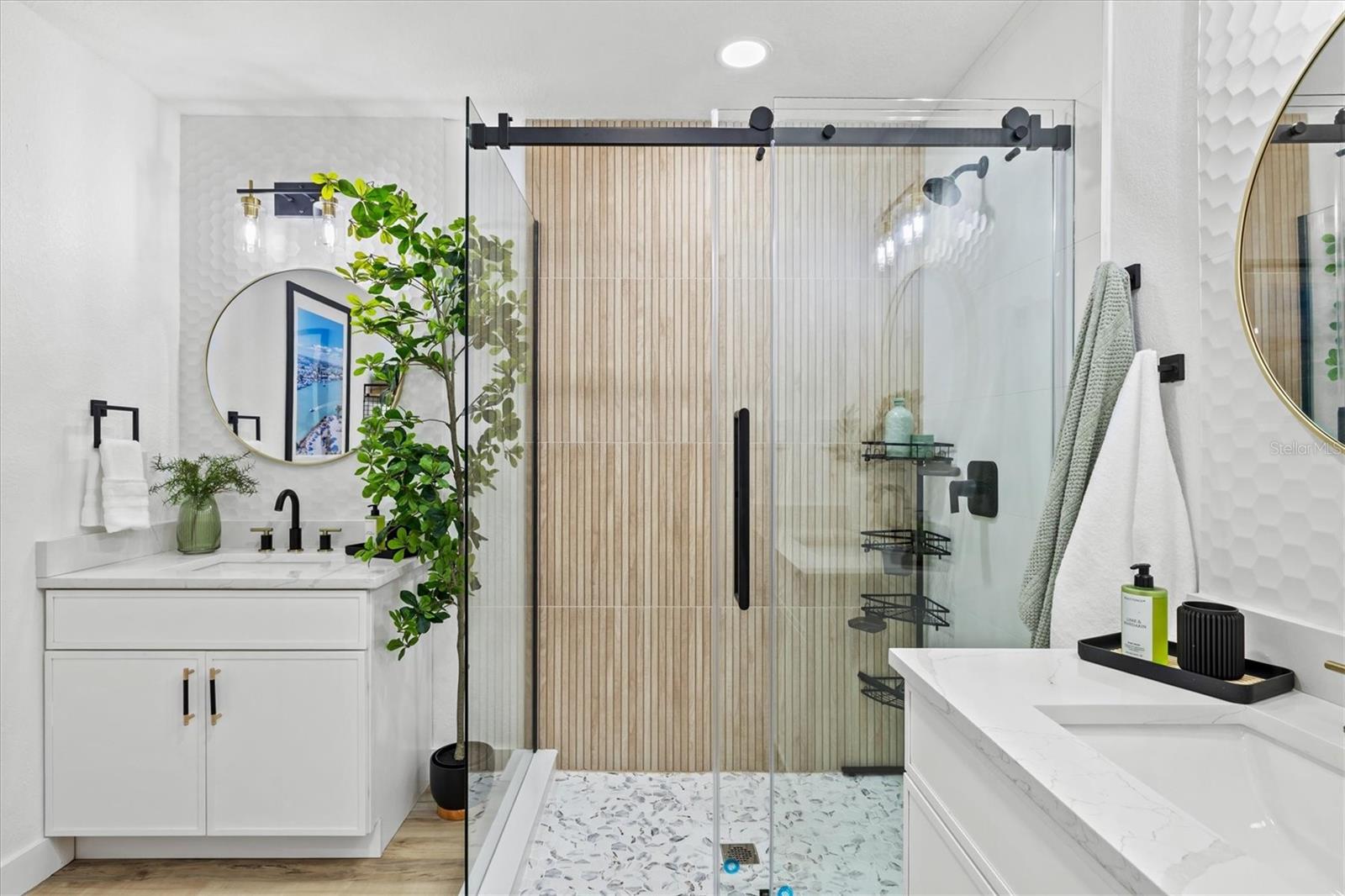 EAST VENICE - Residential