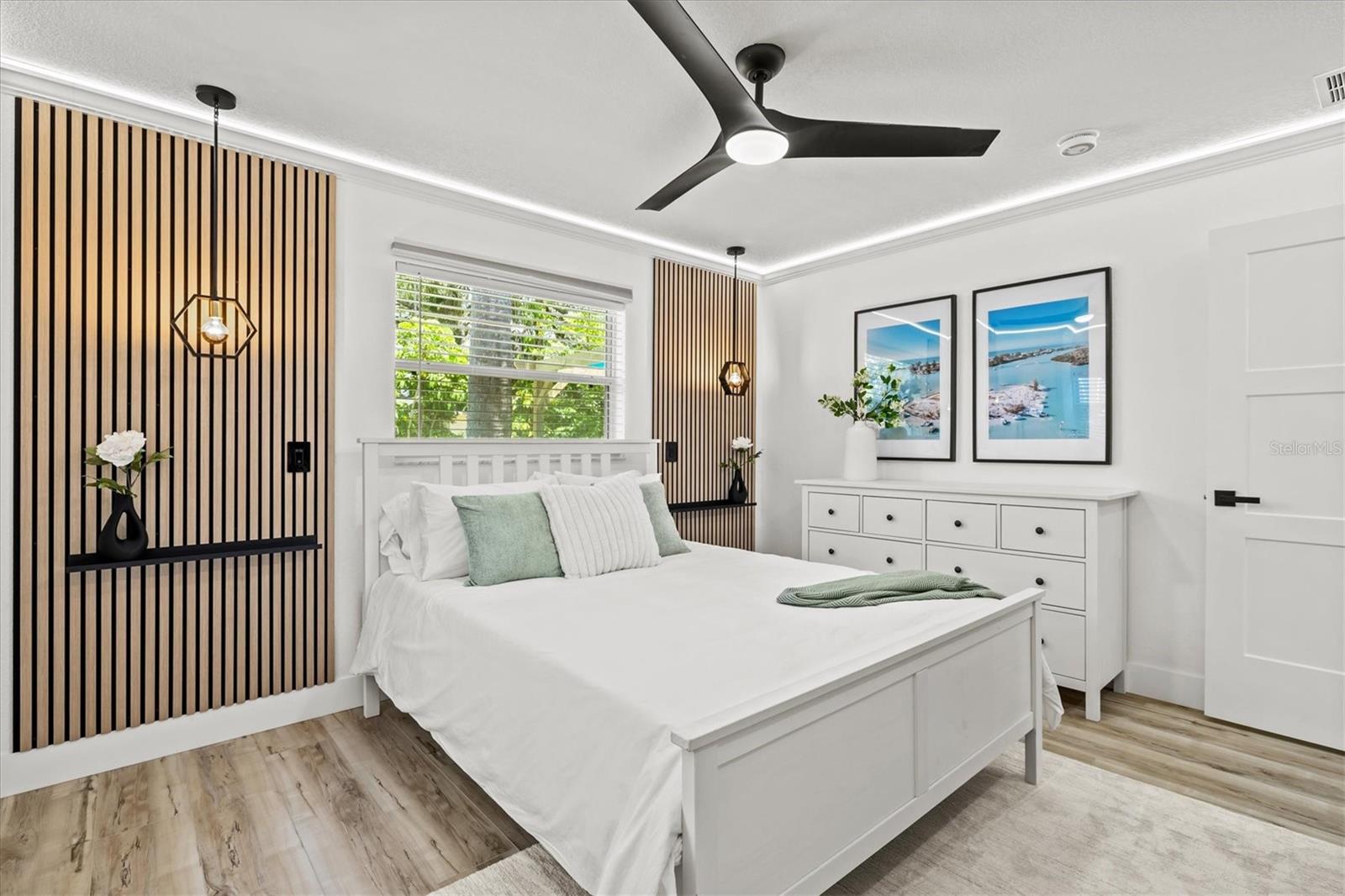 EAST VENICE - Residential