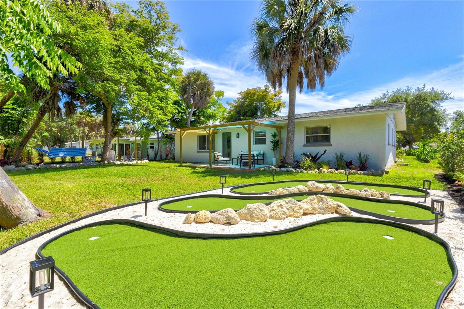 EAST VENICE - Residential