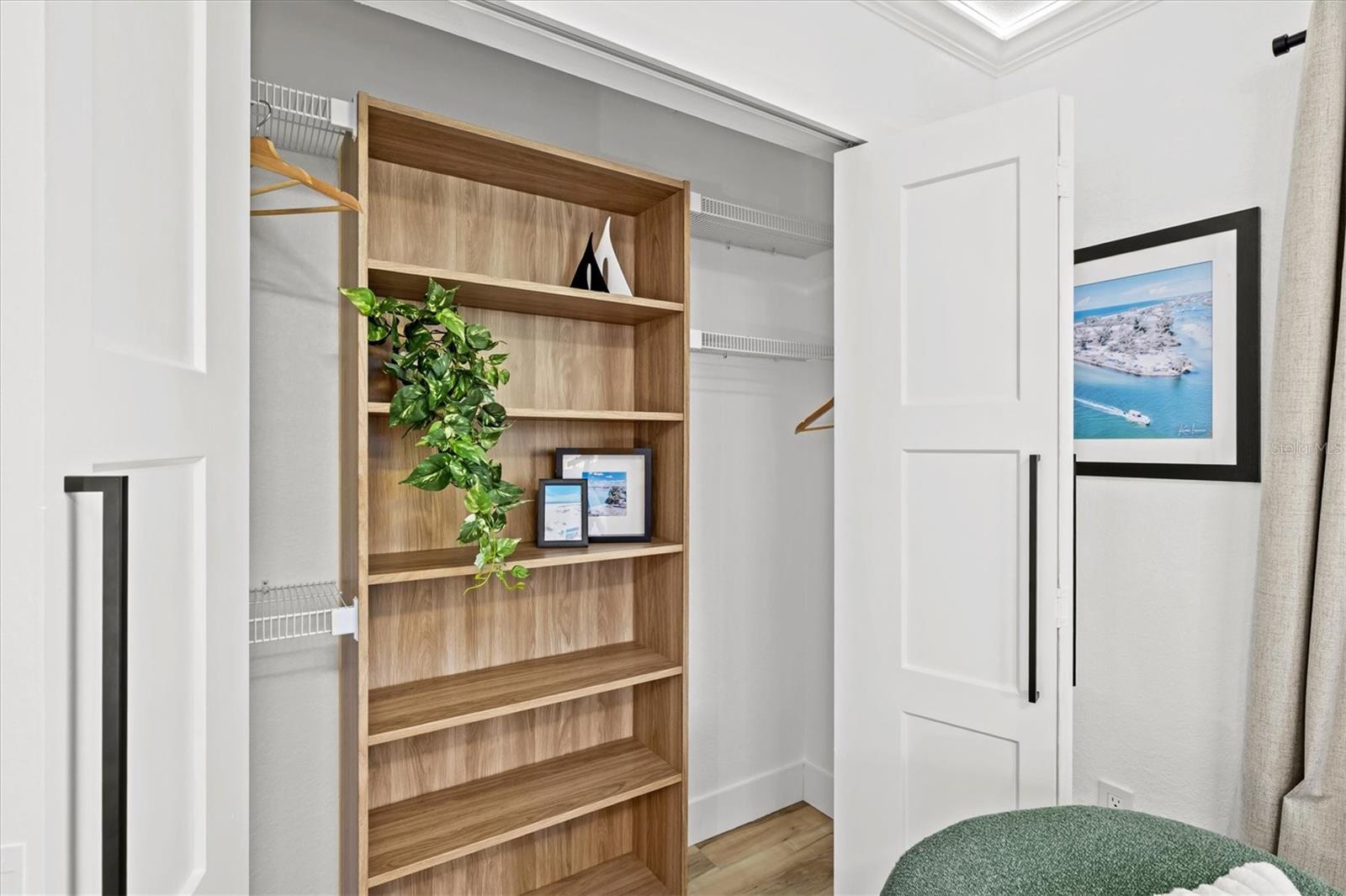 EAST VENICE - Residential