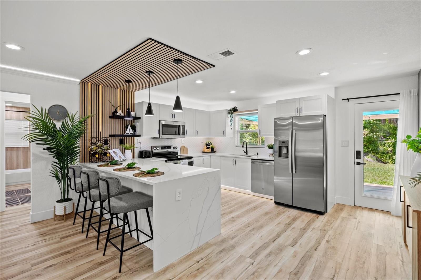 EAST VENICE - Residential