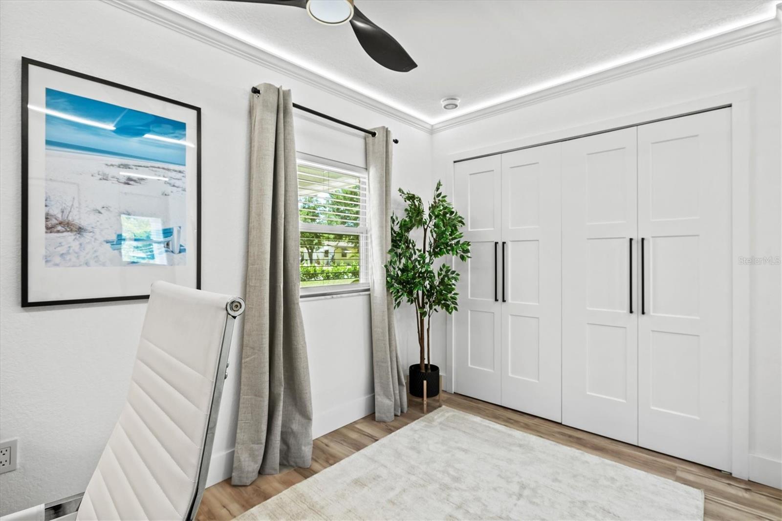 EAST VENICE - Residential