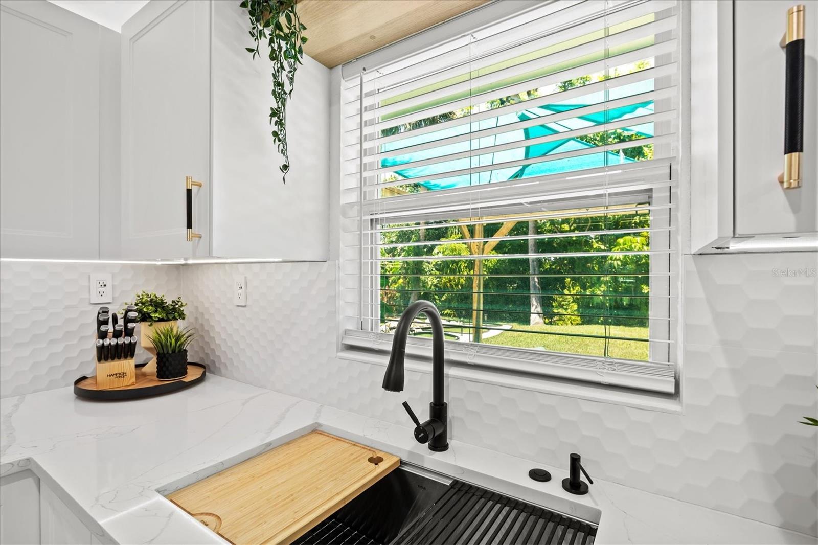 EAST VENICE - Residential