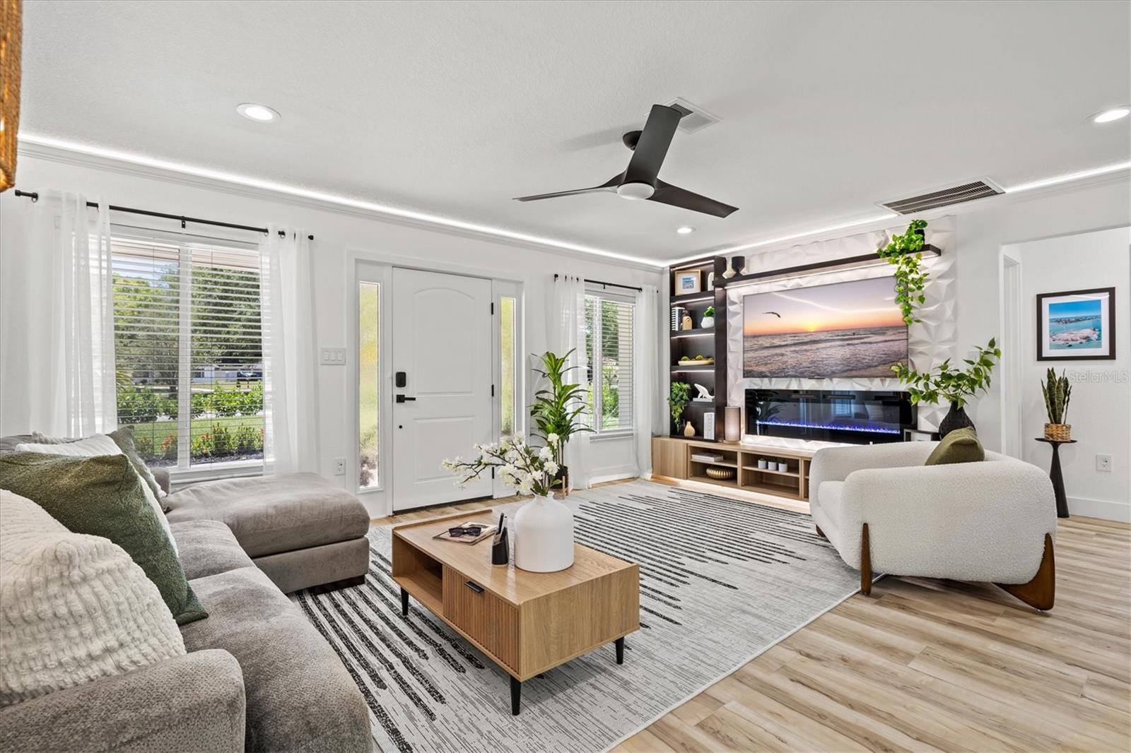 EAST VENICE - Residential