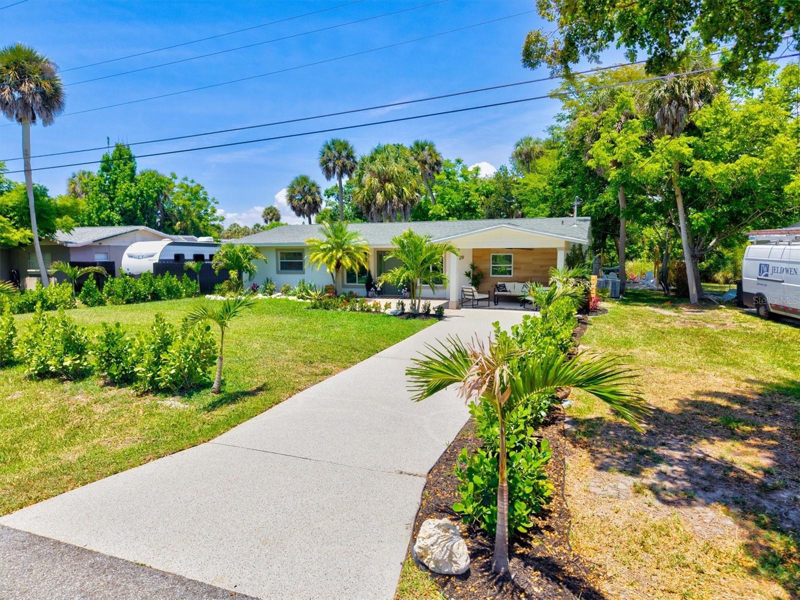 EAST VENICE - Residential