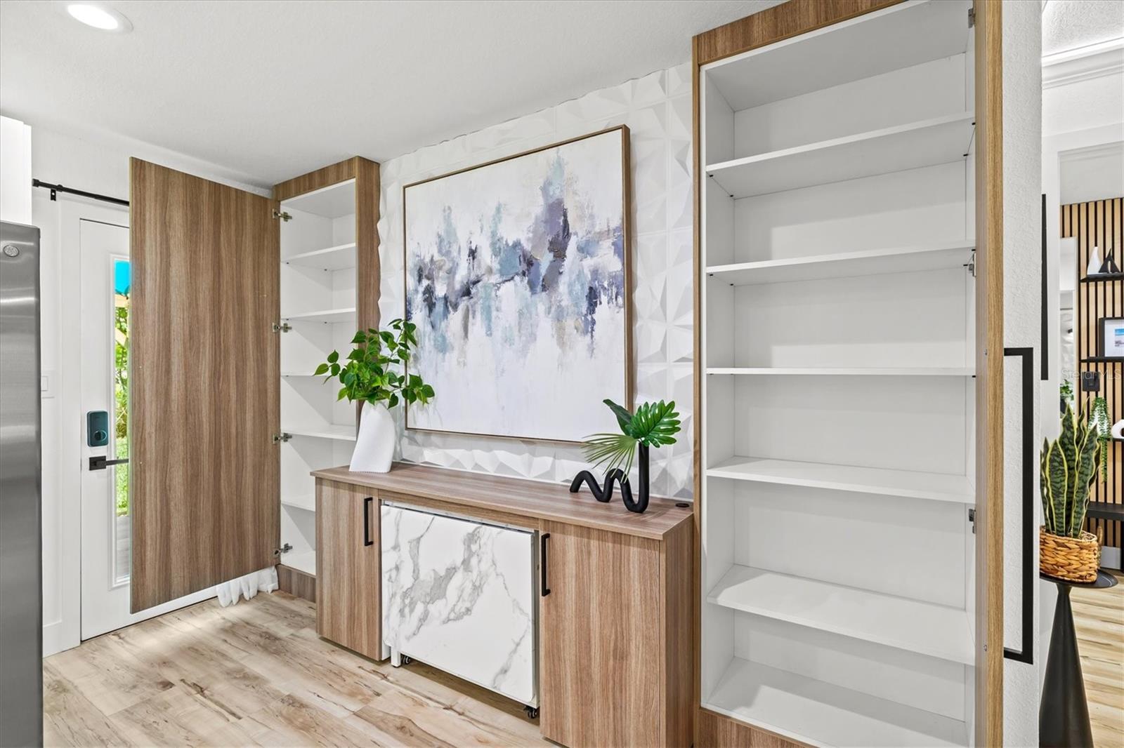 EAST VENICE - Residential