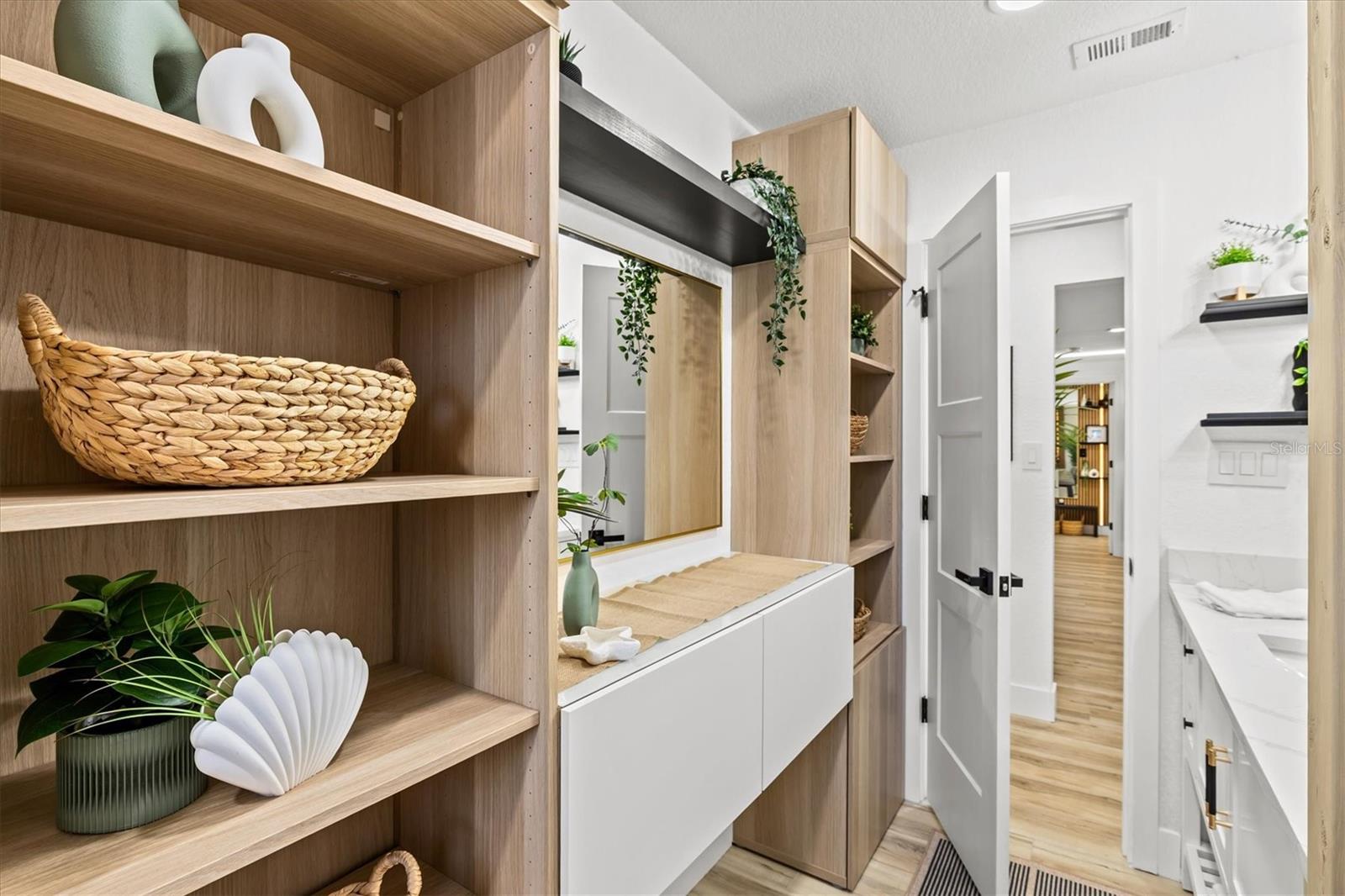 EAST VENICE - Residential
