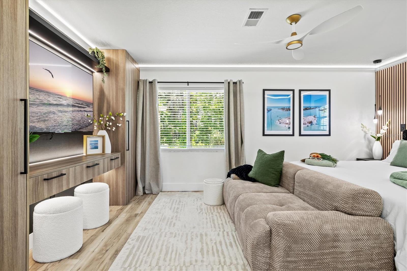 EAST VENICE - Residential