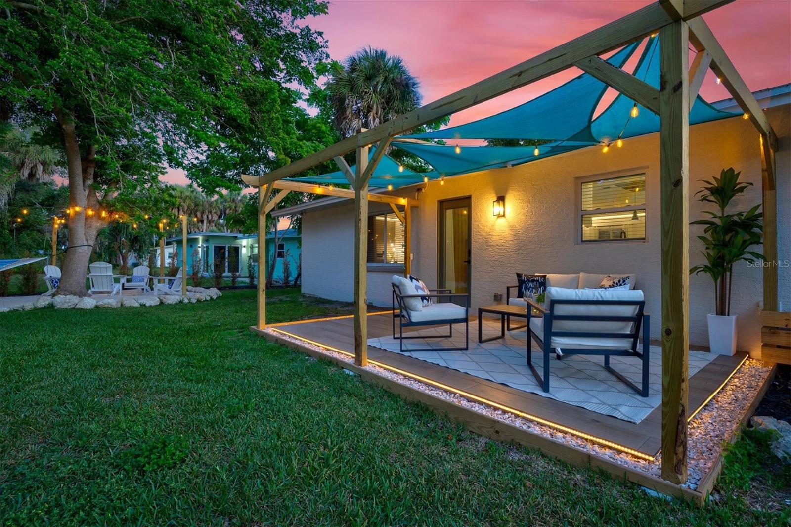EAST VENICE - Residential
