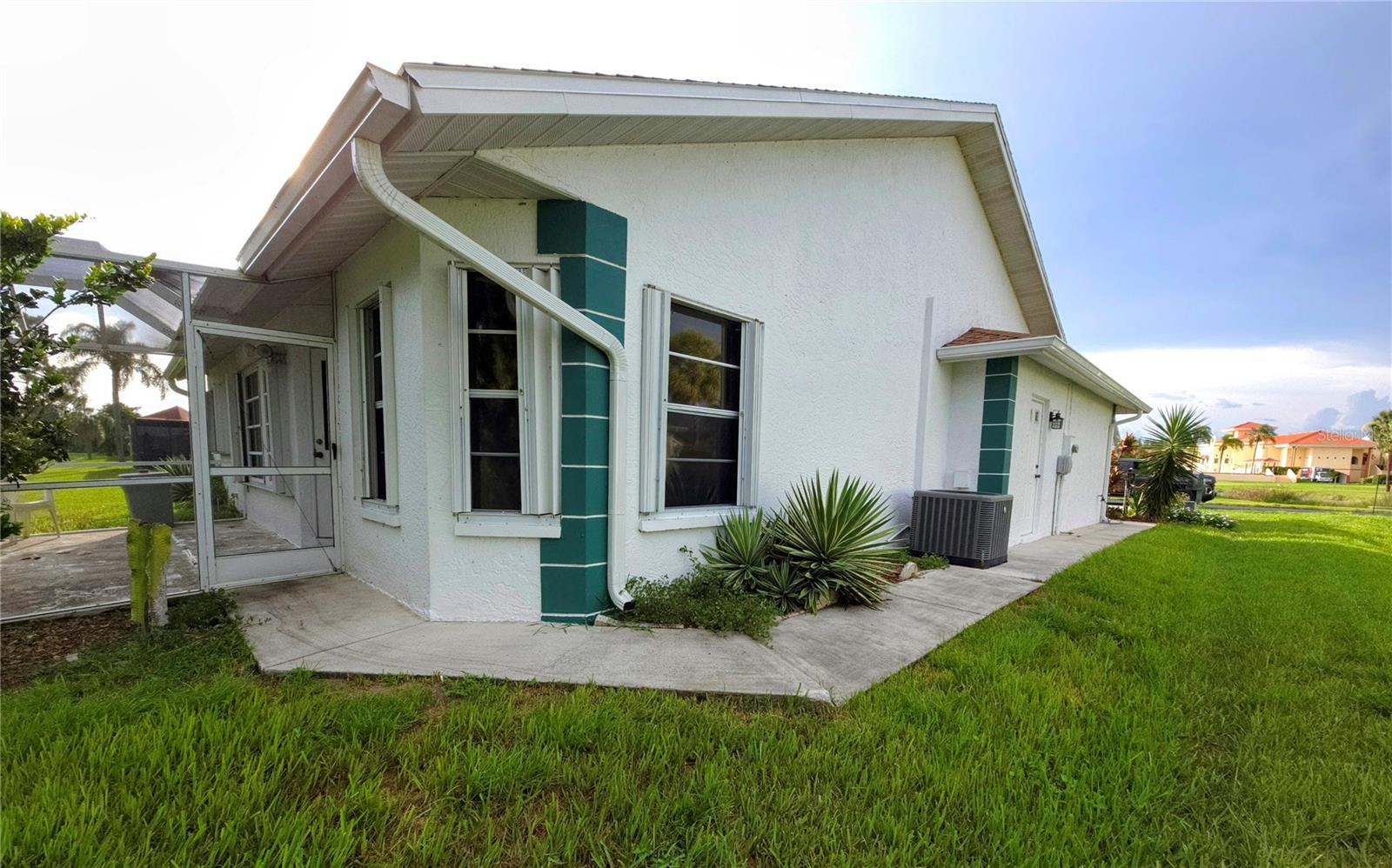 SABAL SPGS GOLF & RACQUET CLUB - Residential