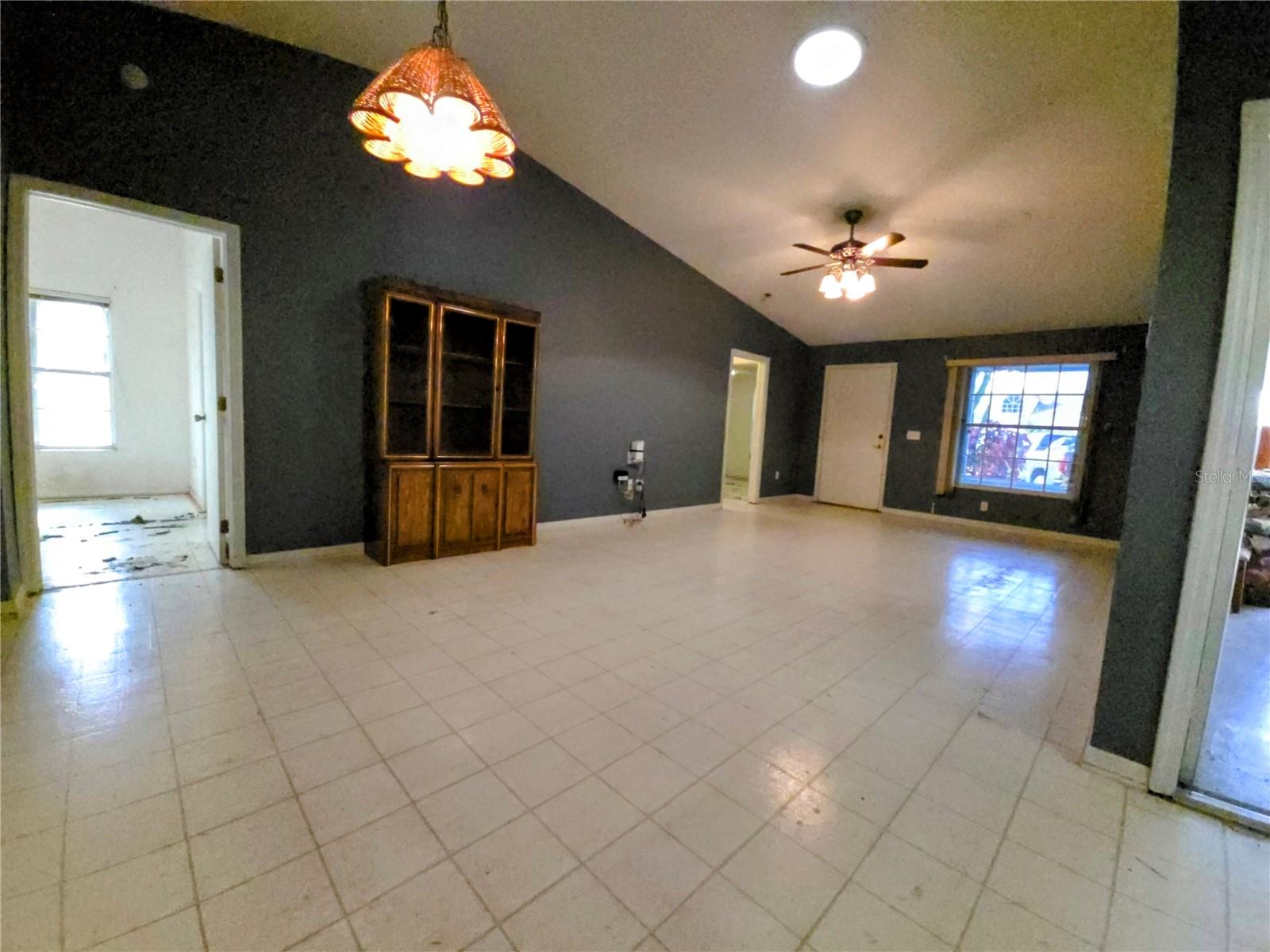 SABAL SPGS GOLF & RACQUET CLUB - Residential