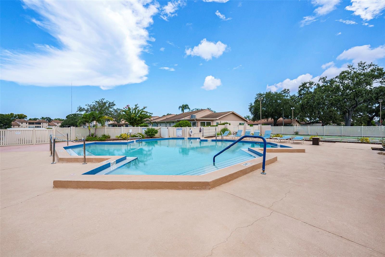 HOLIDAY LAKE VILLAS CONDO - Residential