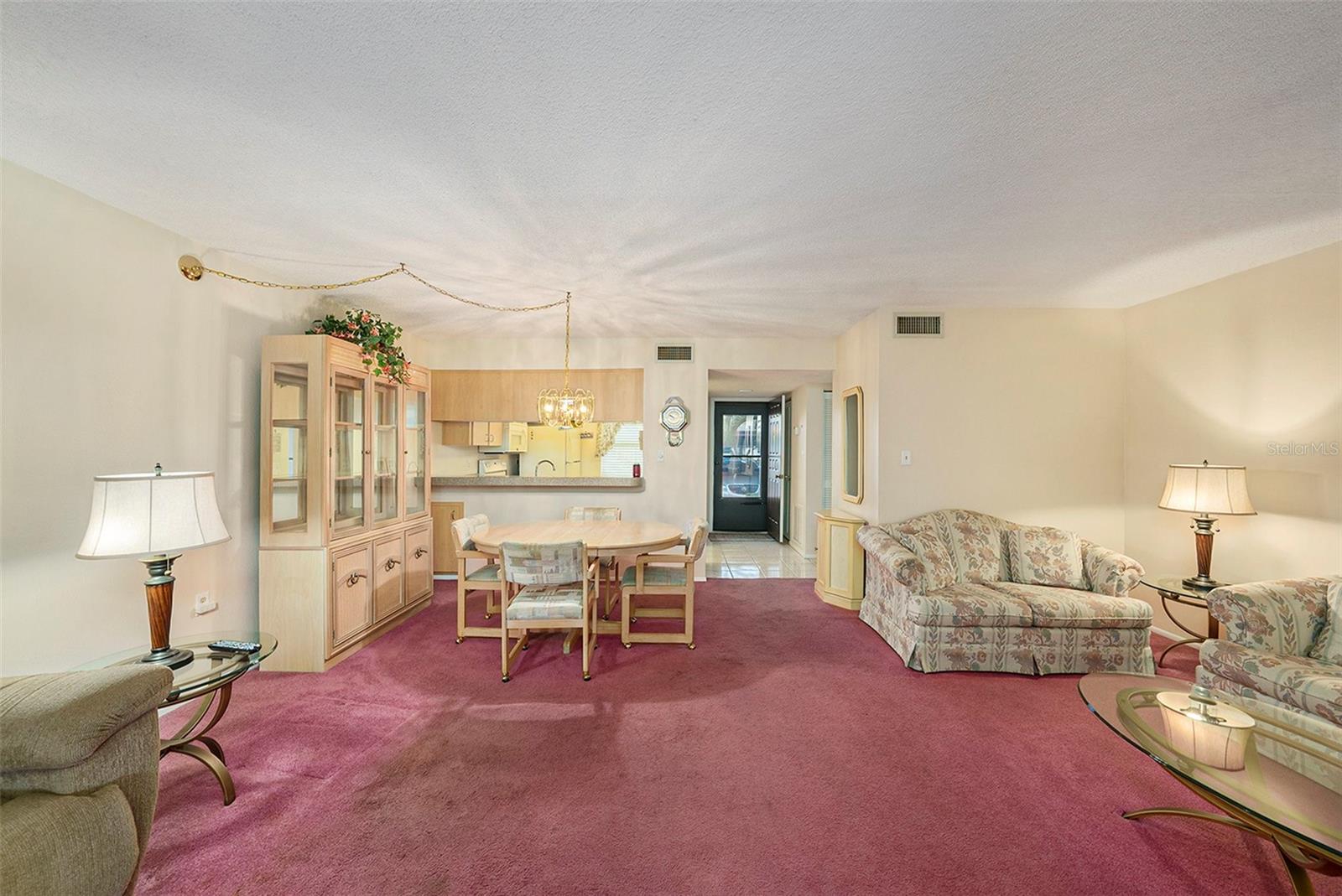 HOLIDAY LAKE VILLAS CONDO - Residential