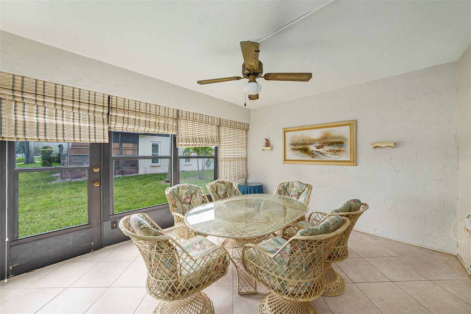 HOLIDAY LAKE VILLAS CONDO - Residential