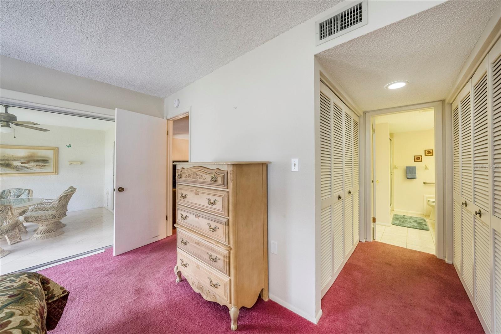 HOLIDAY LAKE VILLAS CONDO - Residential