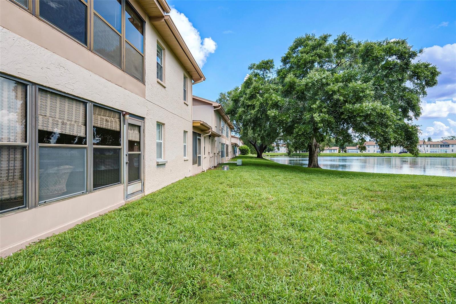 HOLIDAY LAKE VILLAS CONDO - Residential